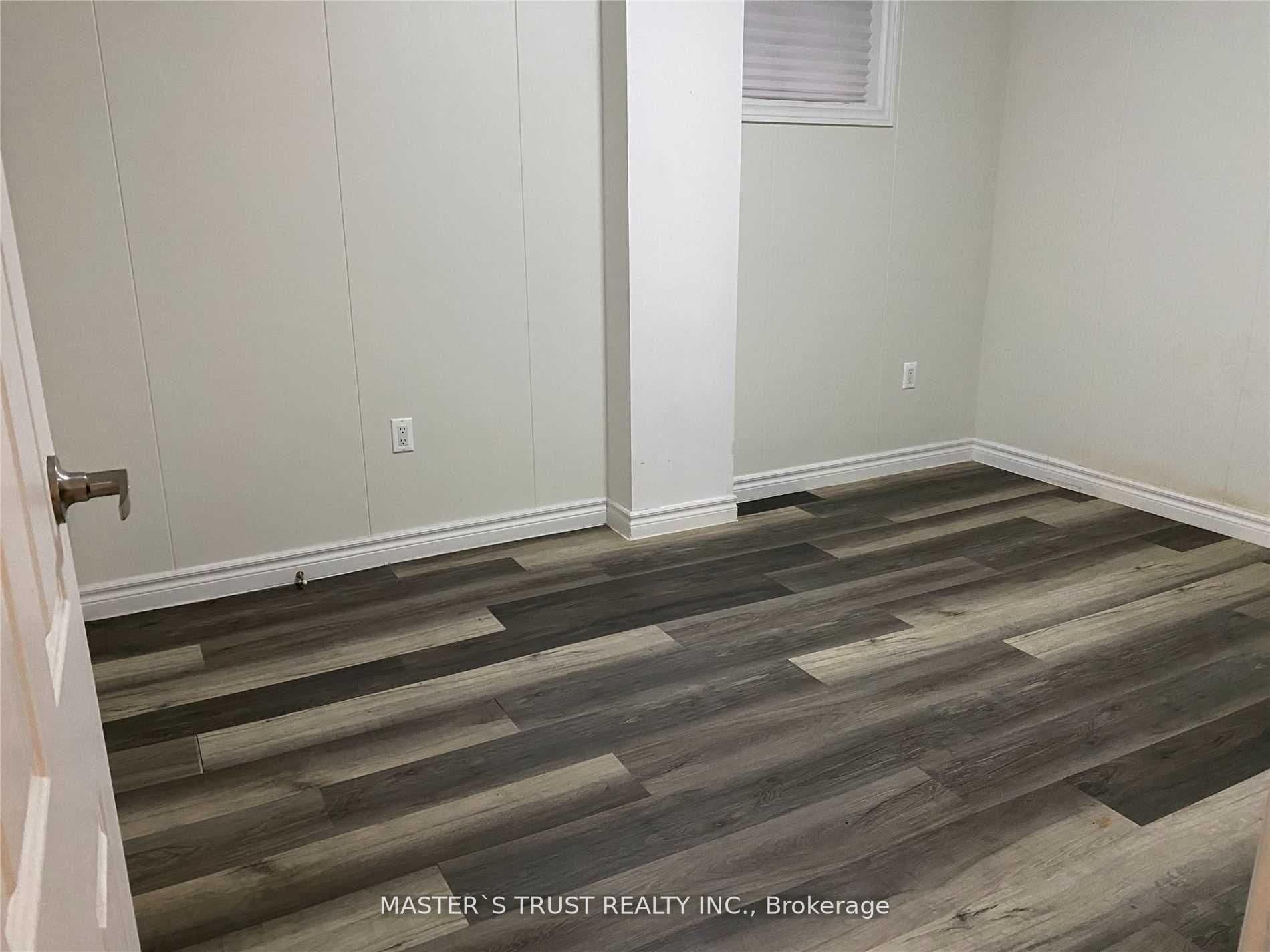 1 Winlock Park Bsmt, Toronto, ON M2M 1Z1