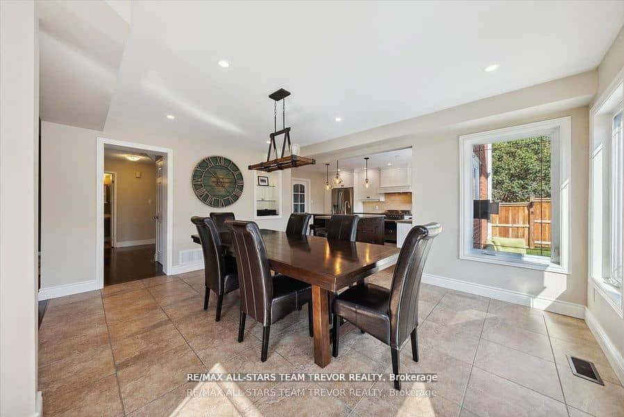 23 Litner Crescent, Georgina, ON L4P 3V1