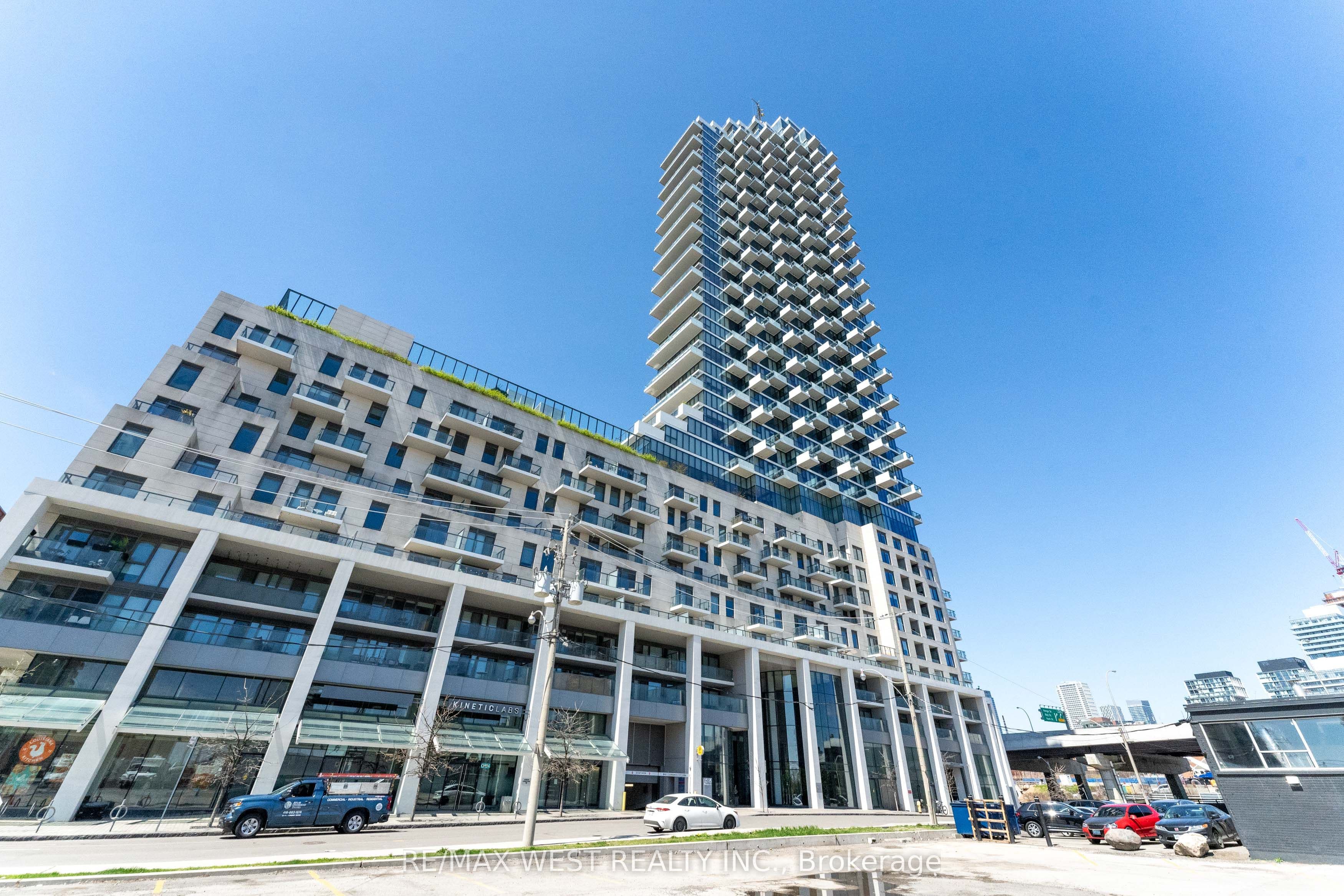 16 Bonnycastle Street 2002, Toronto, ON M5A 3T7
