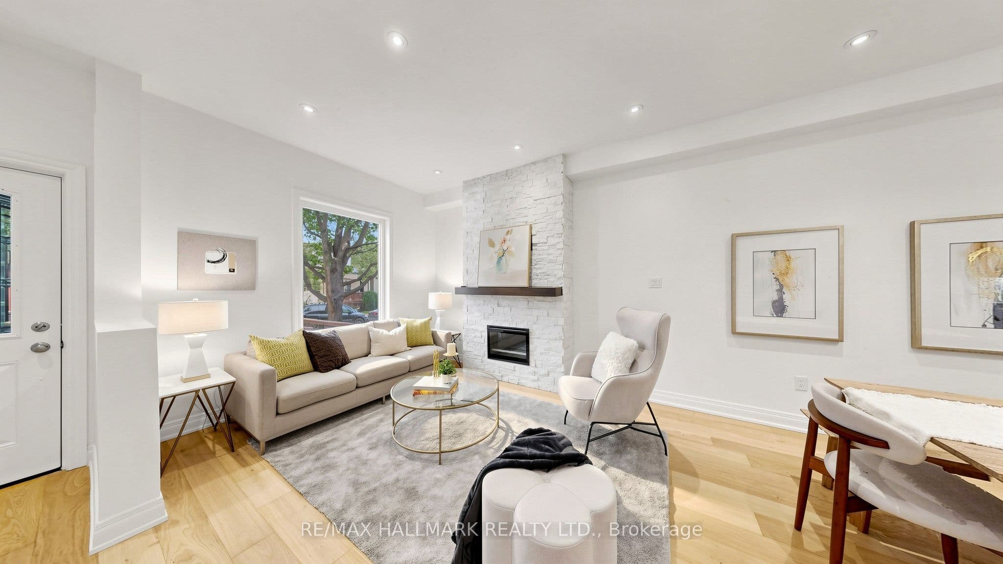 82 Caroline Avenue, Toronto, ON M4M 2X7