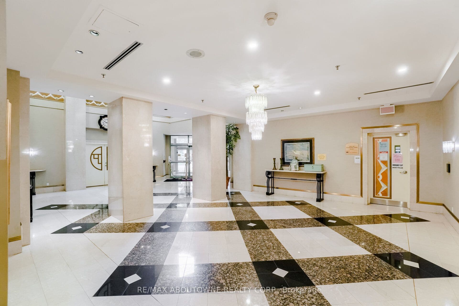 88 Corporate Drive 705, Toronto, ON M1H 3G6
