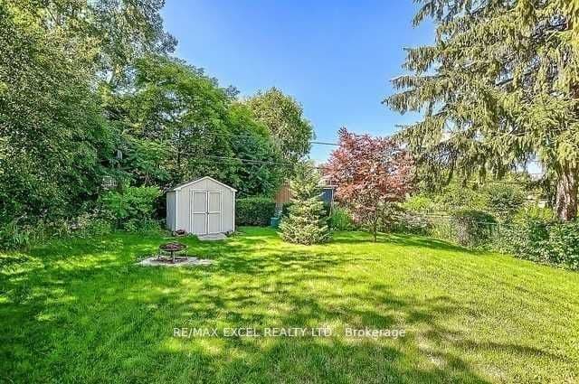 43 Boothbay Crescent Main, Newmarket, ON L3Y 1Y6