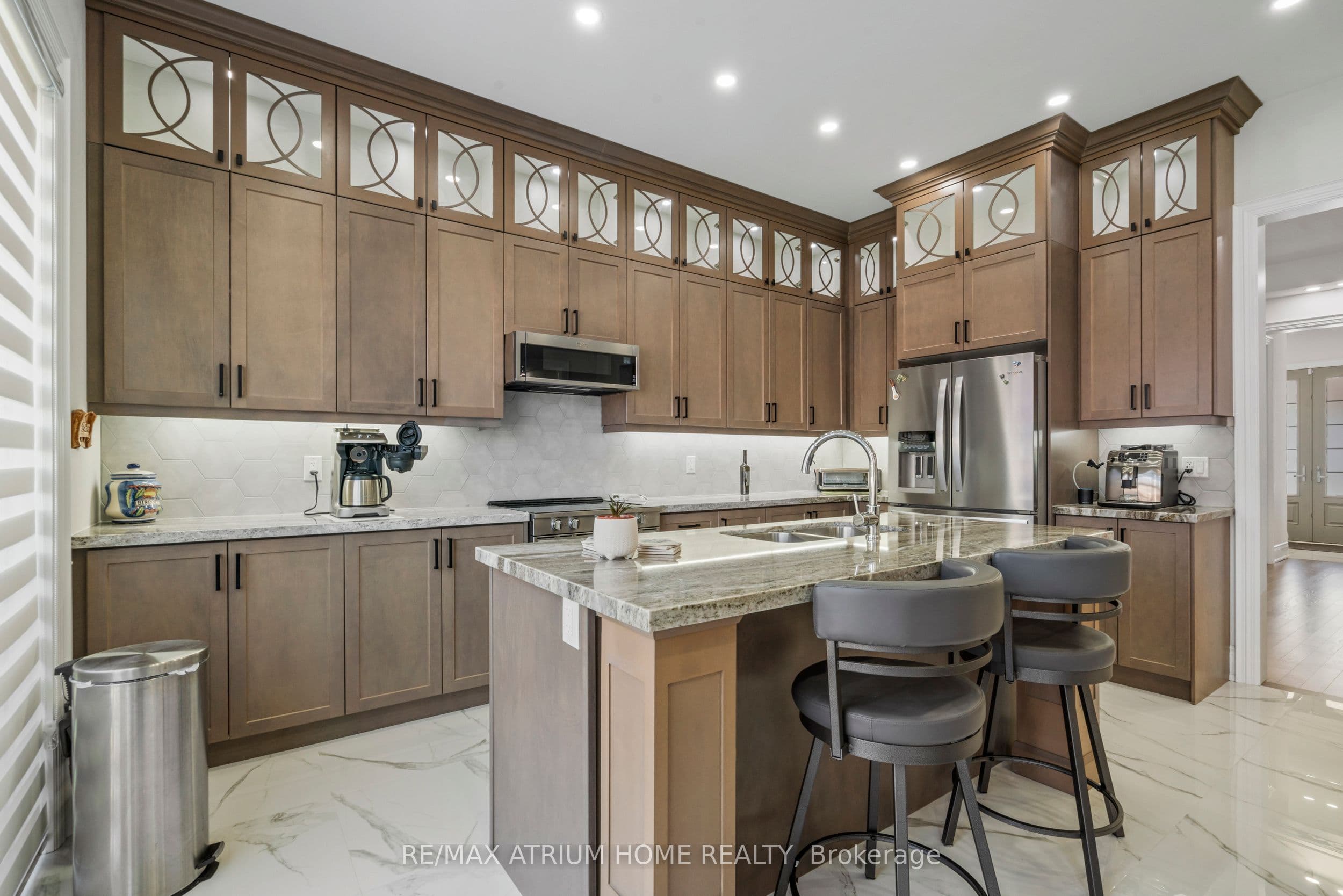 71 Silk Twist Drive, East Gwillimbury, ON L9N 0W4