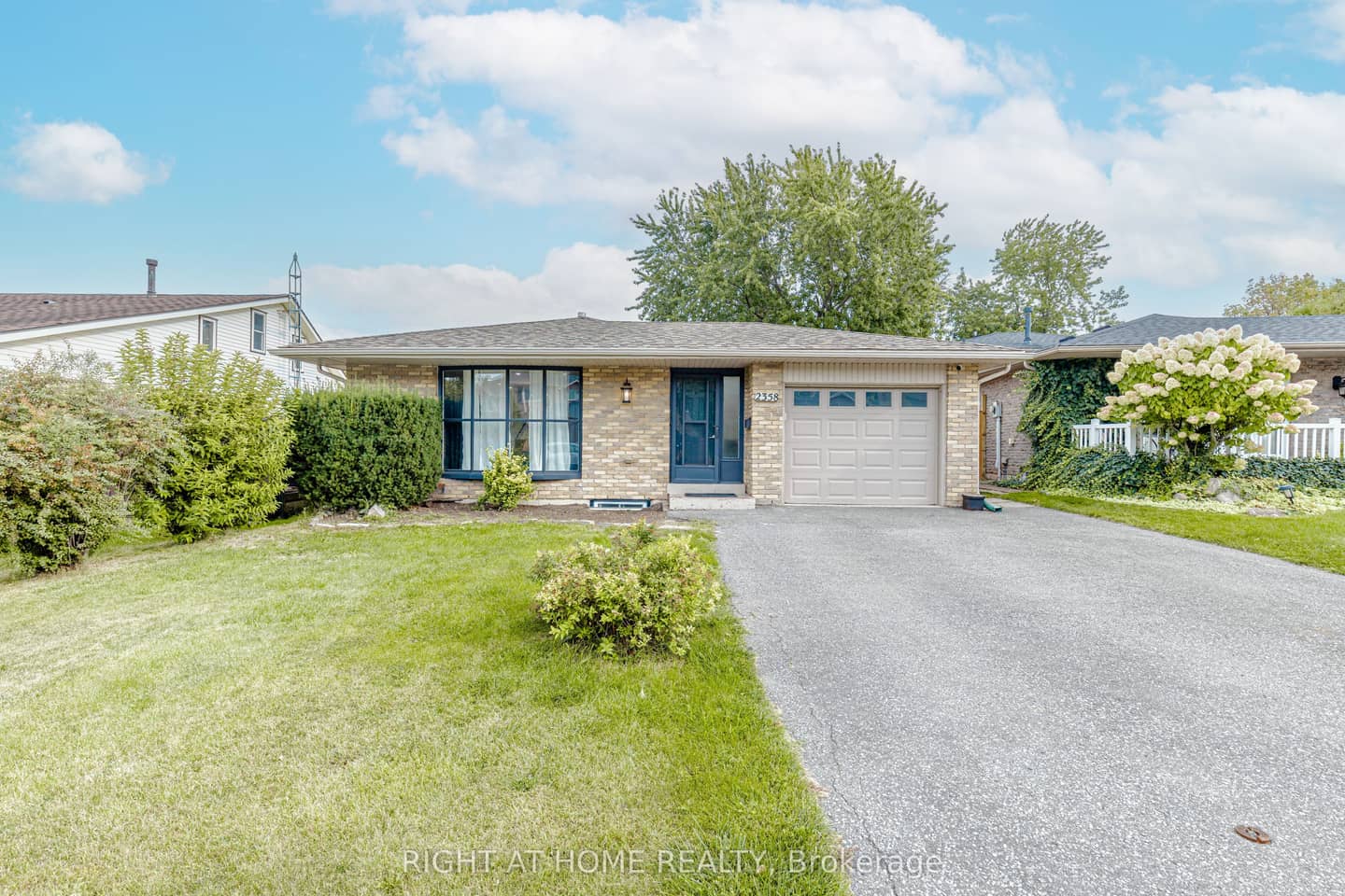 2358 Arnold Crescent, Burlington, ON L7P 4G3