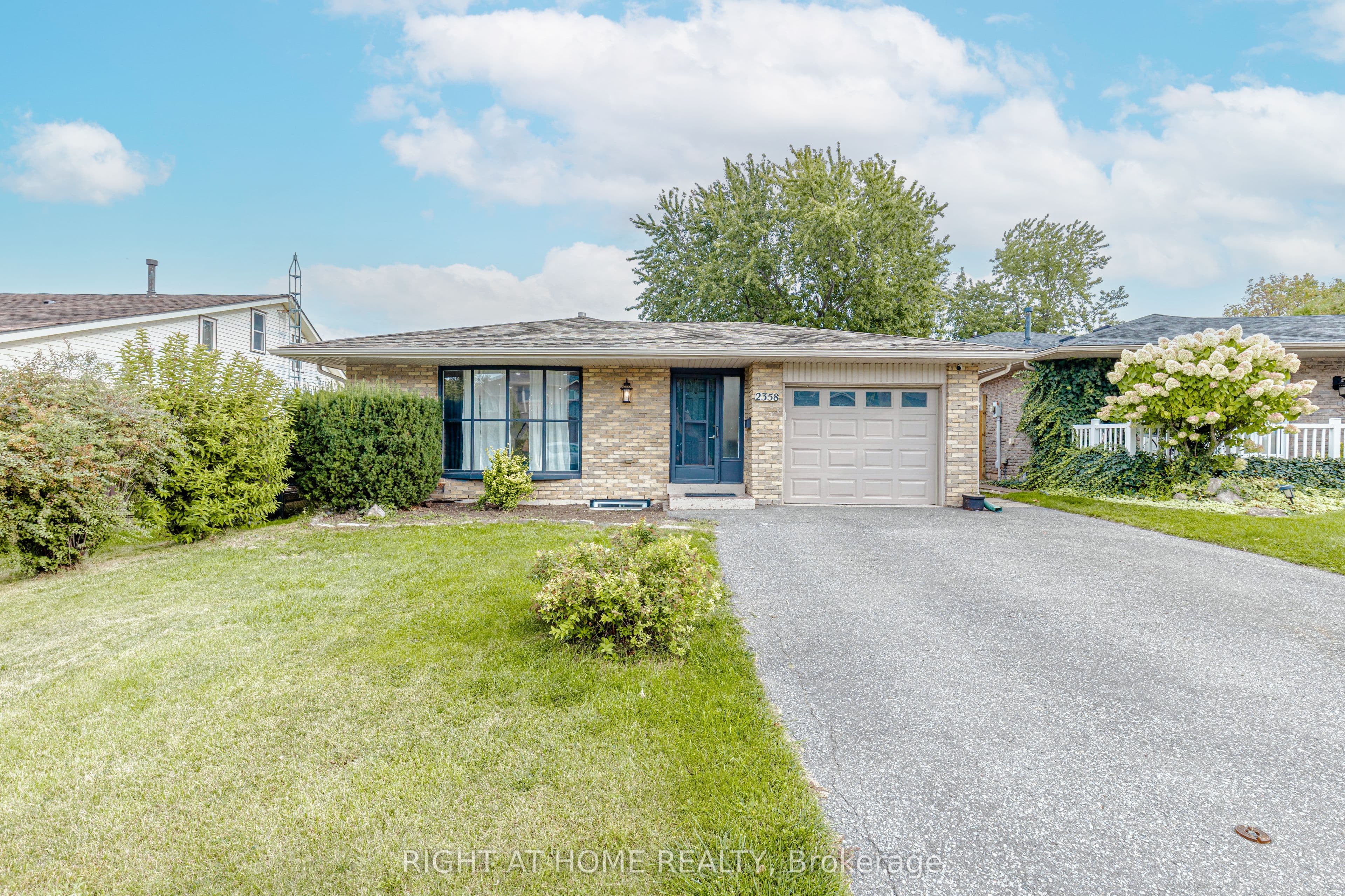 2358 Arnold Crescent, Burlington, ON L7P 4G3