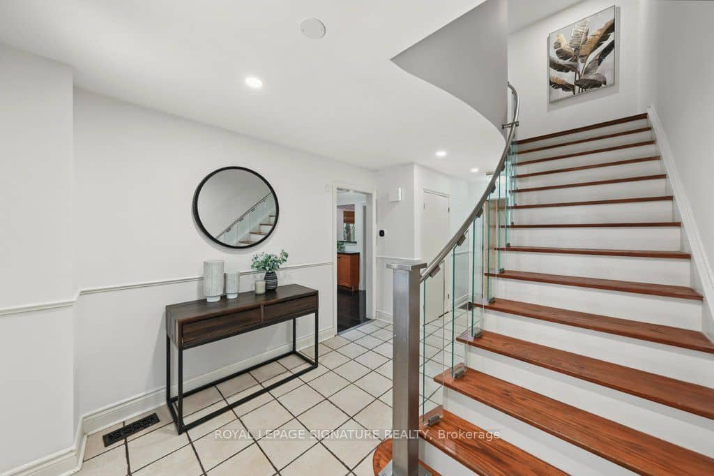 45 Chipwood Crescent, Toronto, ON M2J 3X6