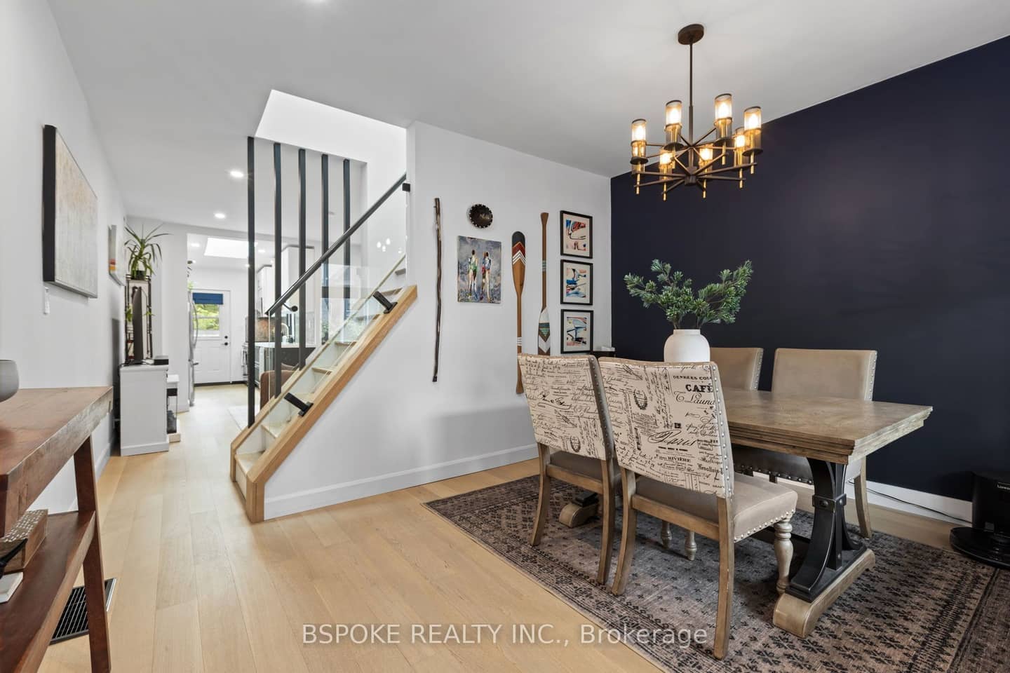 546 Main Street, Toronto, ON M4C 4Y4