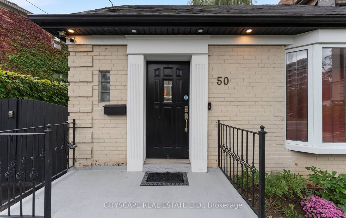 50 South Kingsway, Toronto, ON M6S 3T3