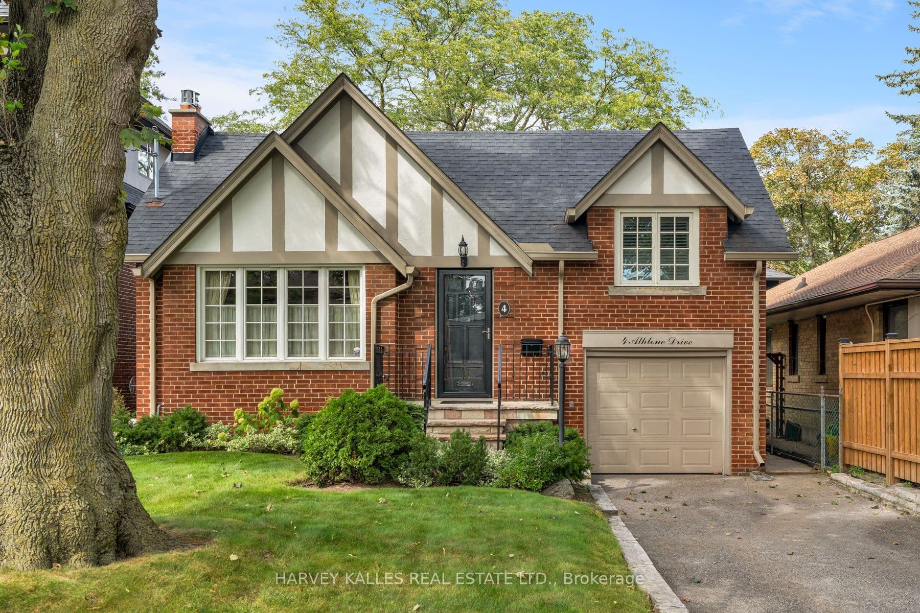 4 Athlone Drive, Toronto, ON M8Y 2M4