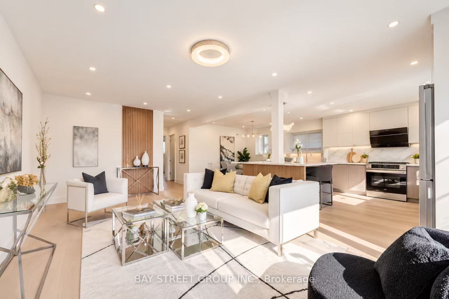 60 Warner Avenue, Toronto, ON M4A 1Z4