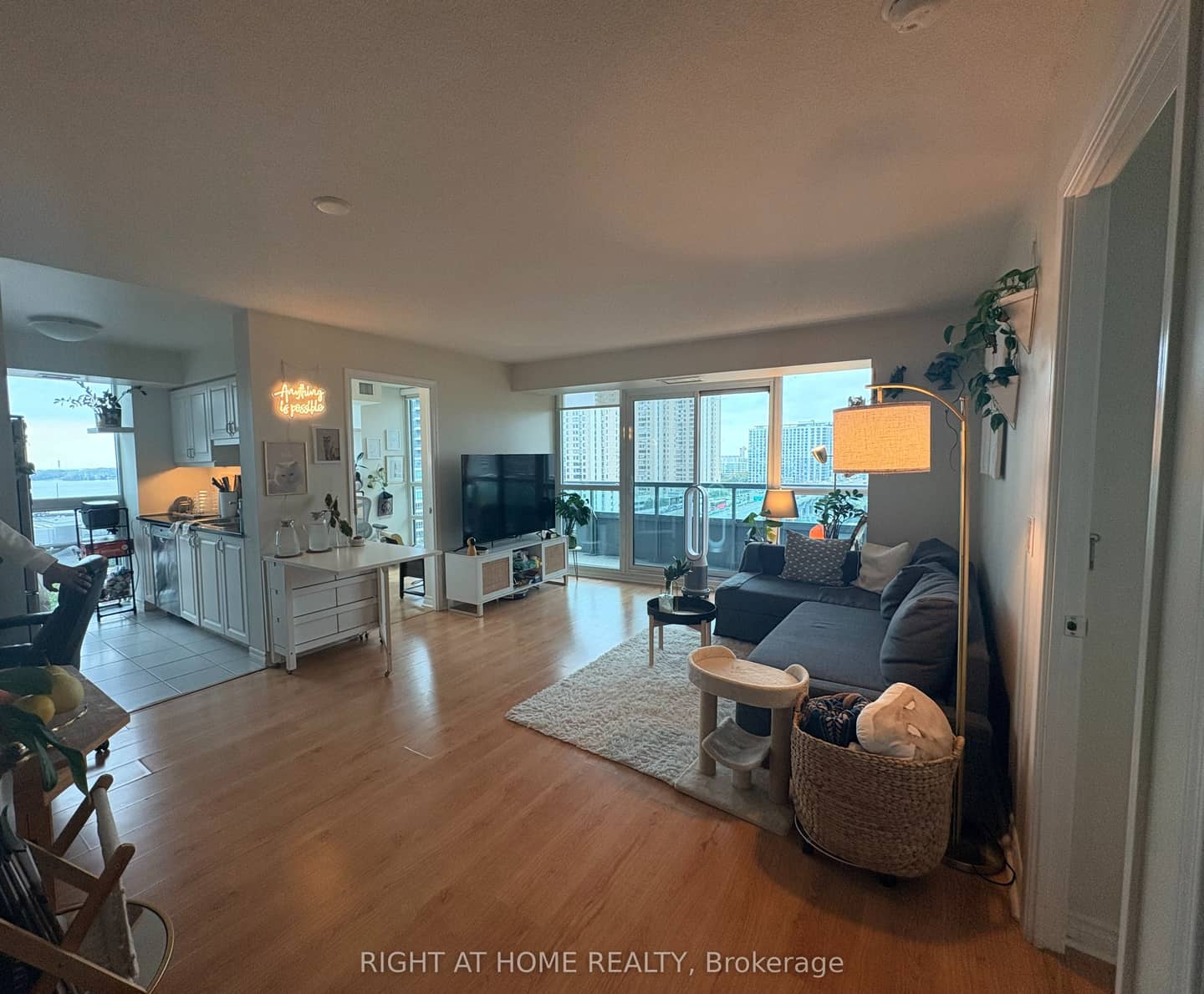 25 Lower Simcoe Street 1208, Toronto, ON M5J 3A1