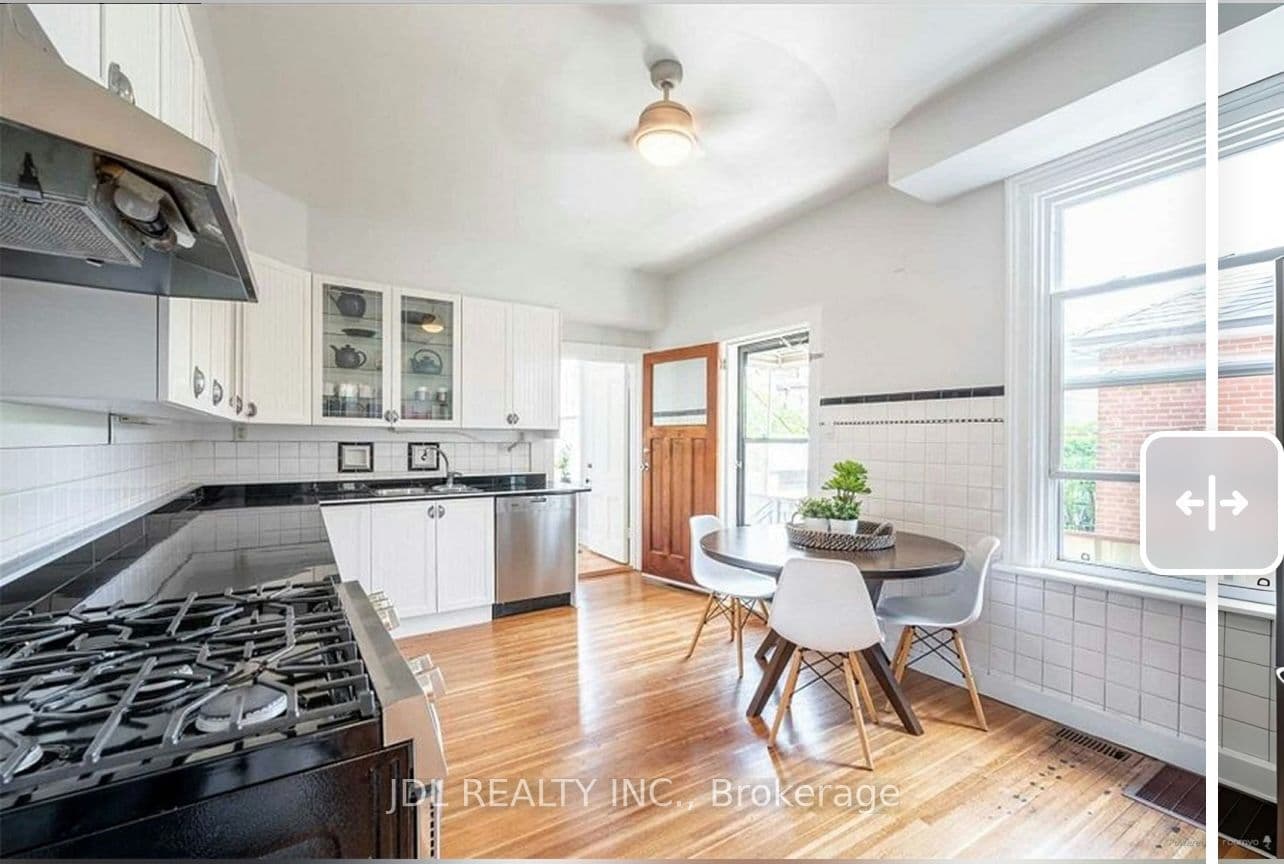 137 Denison Ave Avenue Suite A 2nd Floor, Toronto, ON M5T 2N2