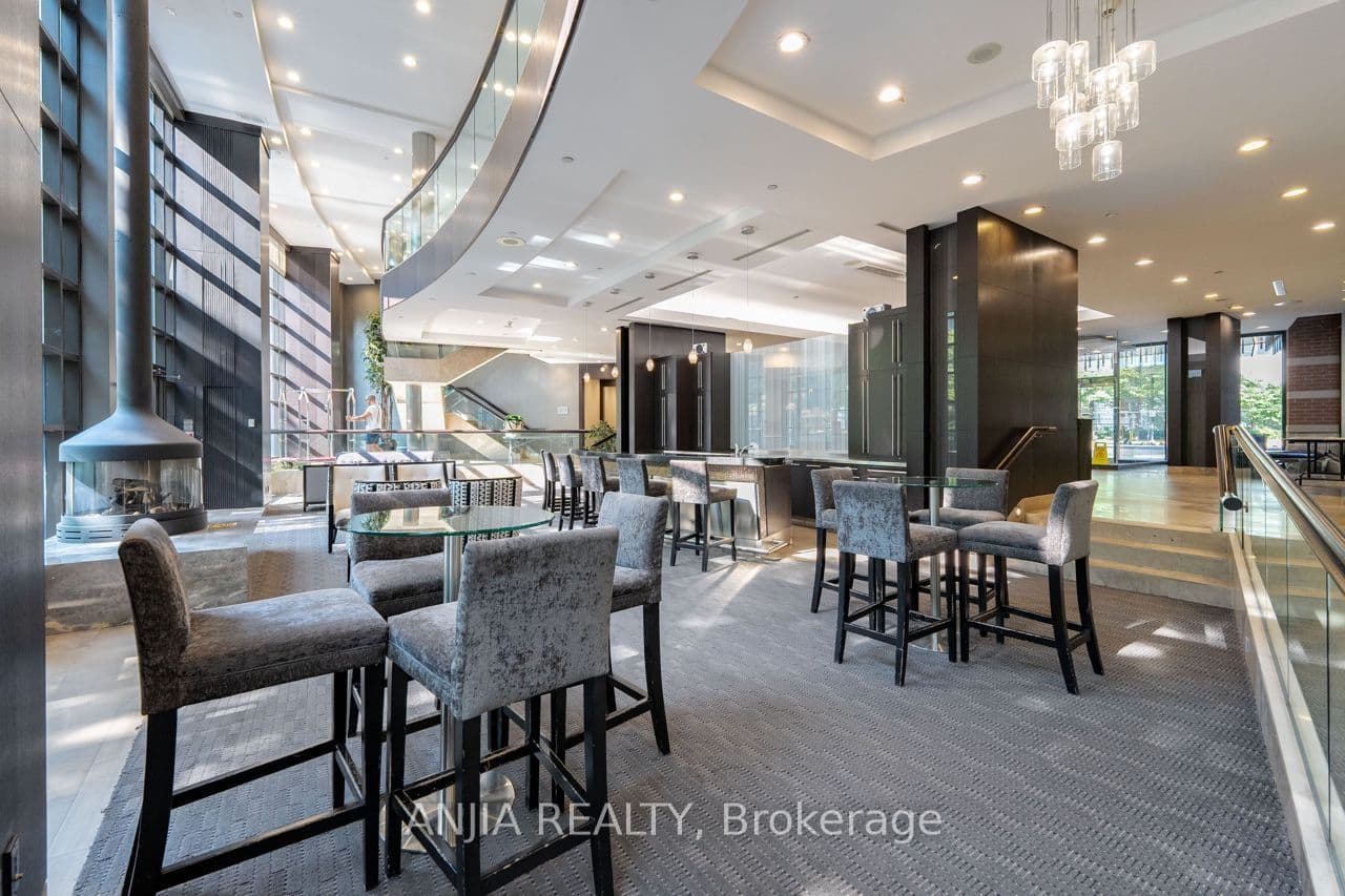 33 Sheppard Avenue E 2010, Toronto, ON M2N 7K1