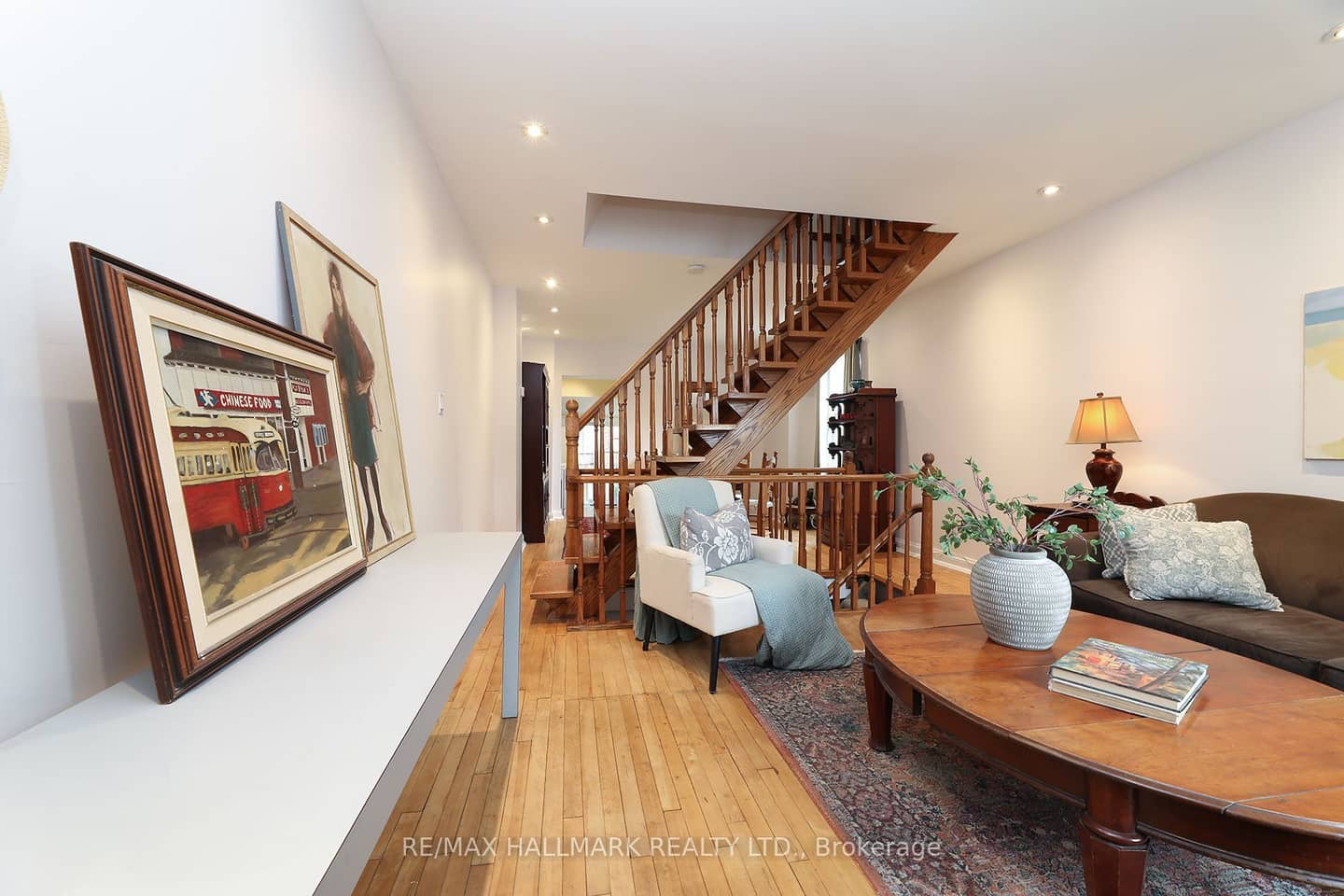 1 Lockwood Road, Toronto, ON M4L 3M7