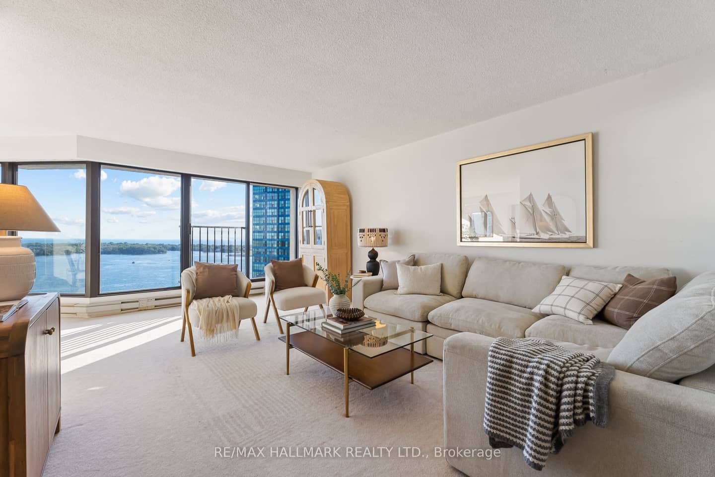 65 Harbour Square 2408, Toronto, ON M5J 2L4