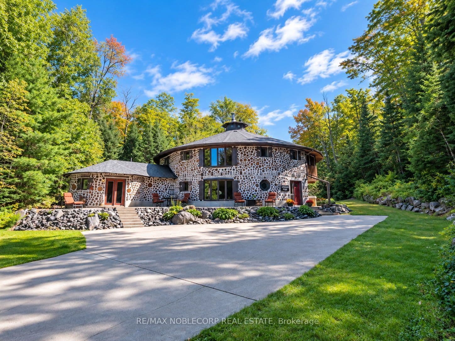 1166 Bonnie Lake Road, Bracebridge, ON P1L 1W9
