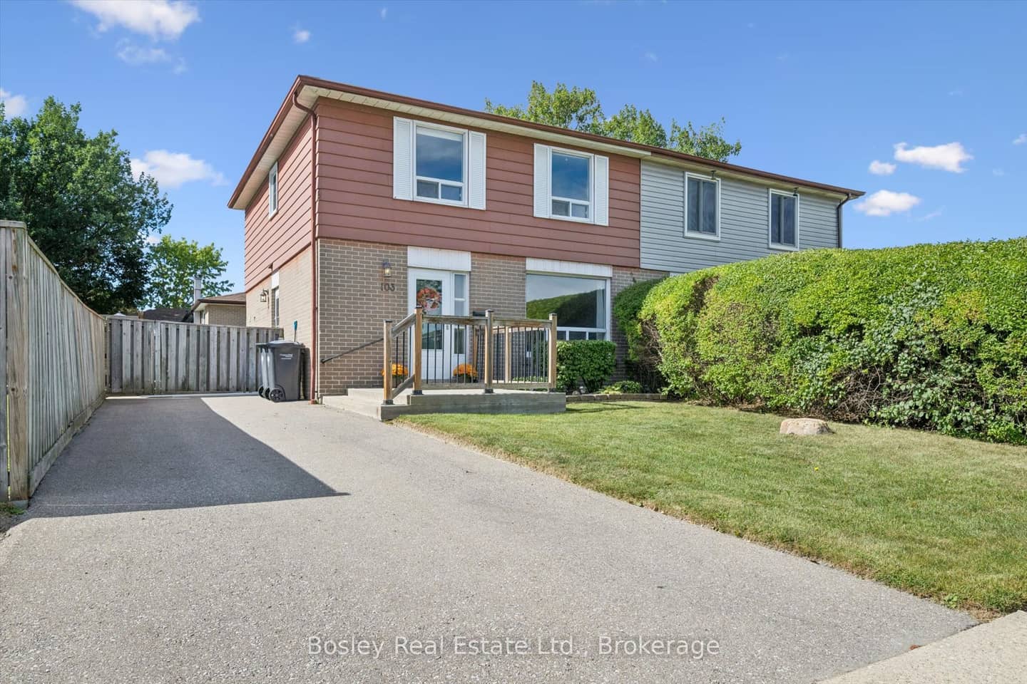 103 Folkstone Crescent, Brampton, ON L6T 3M4