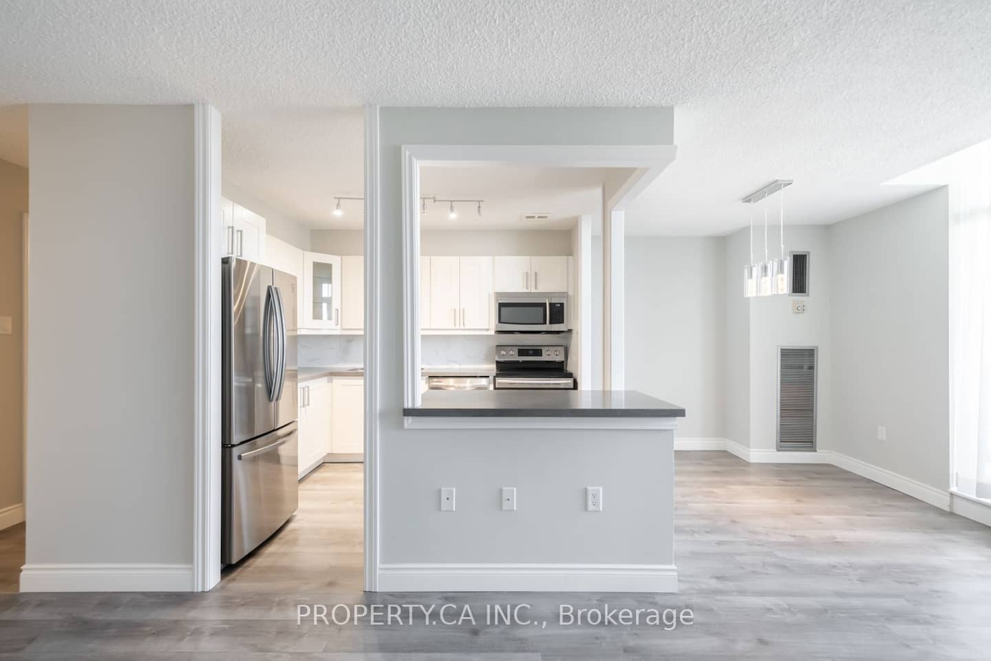 355 Rathburn Road E 1204, Mississauga, ON L4Z 1H4