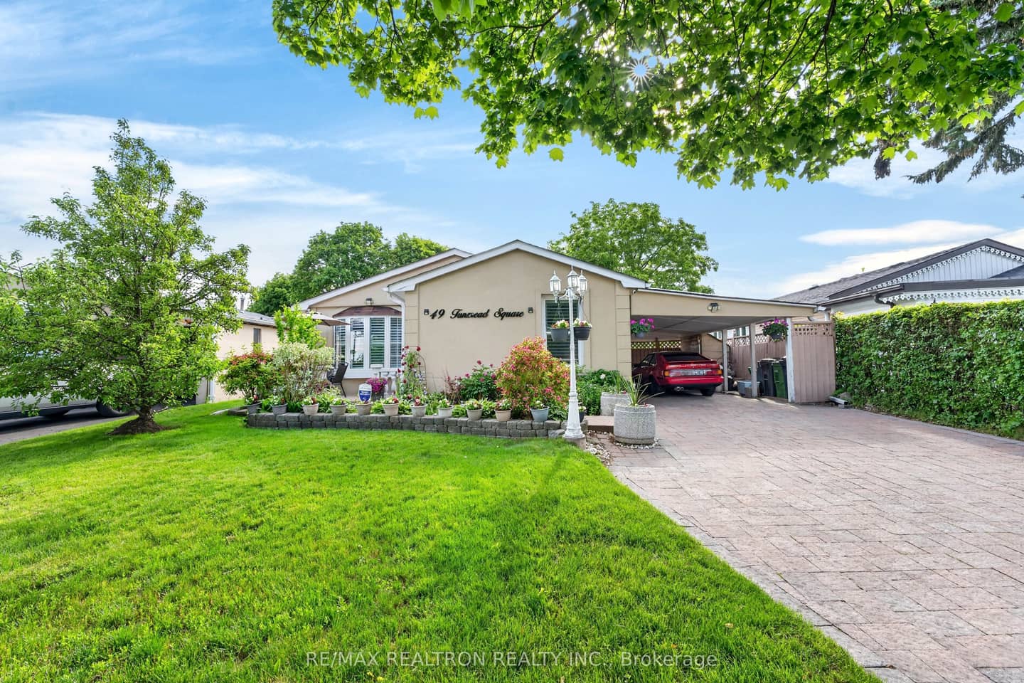 49 Tunmead Square, Toronto, ON M1B 1X1