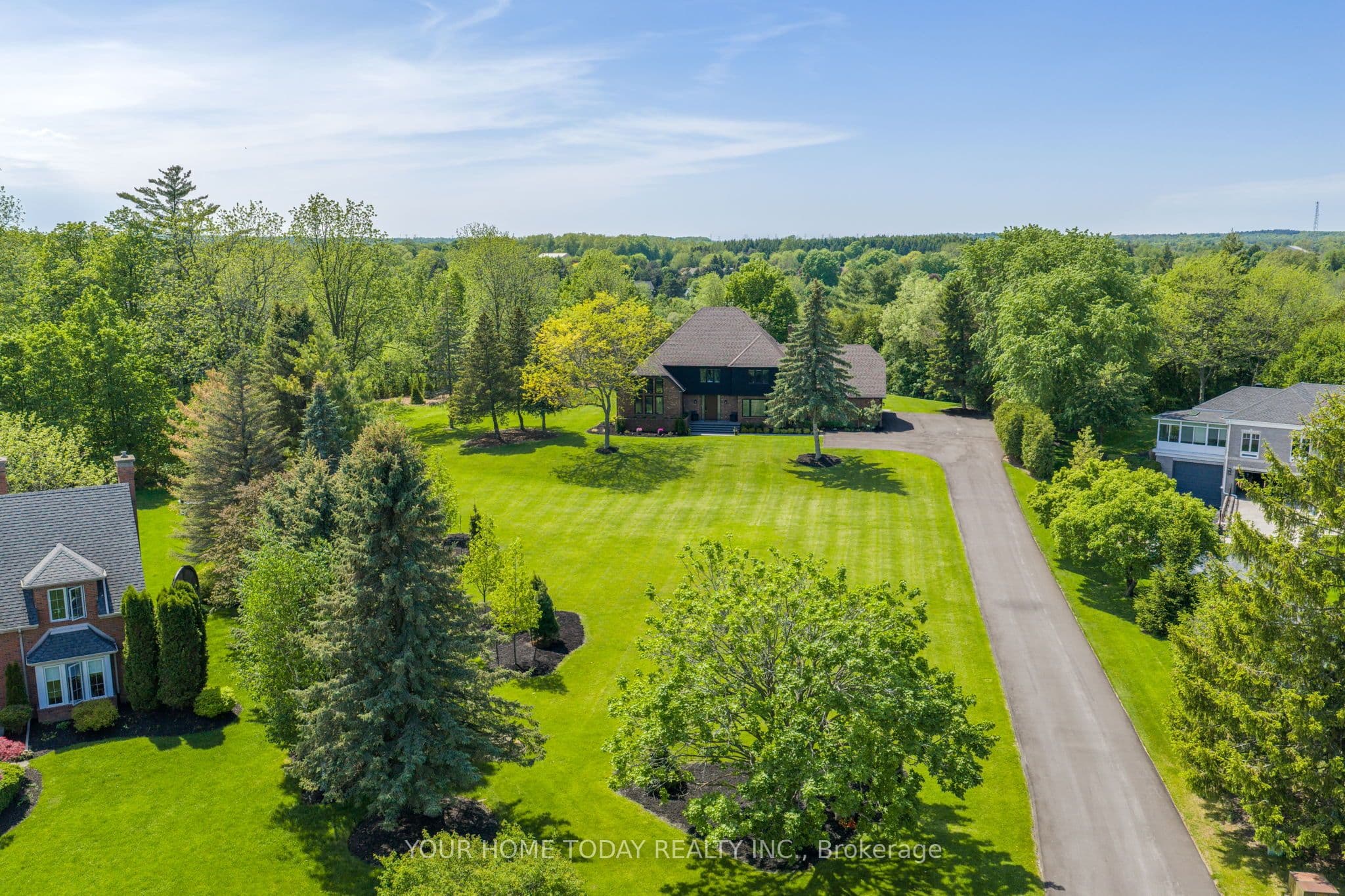 27 Chantelay Crescent, Halton Hills, ON L7G 4S5