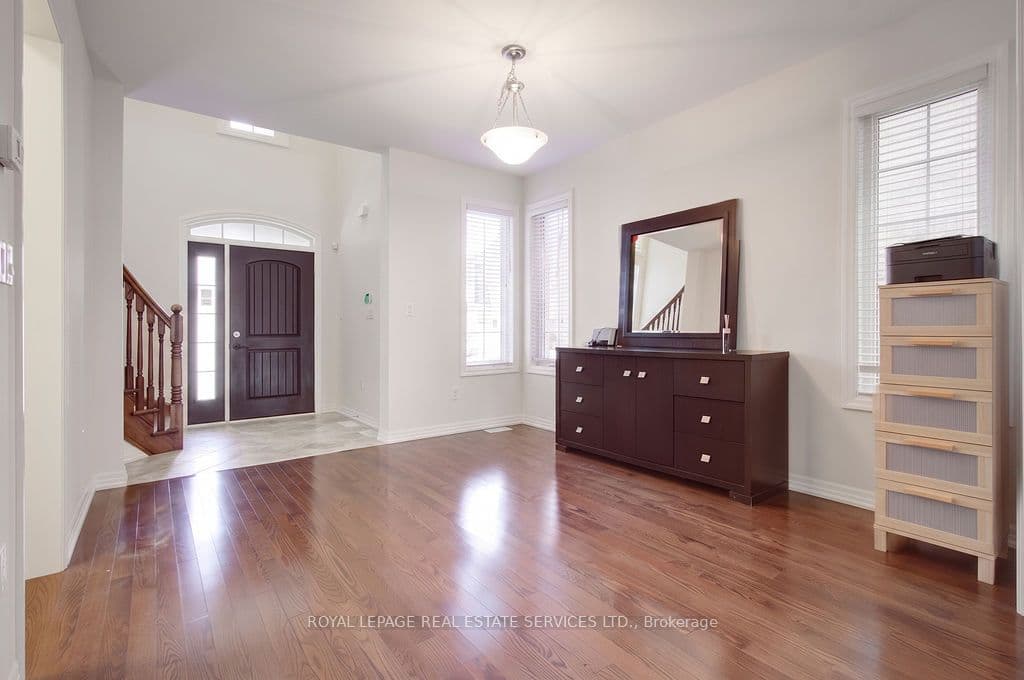 142 Culp Trail, Oakville, ON L6M 0W2