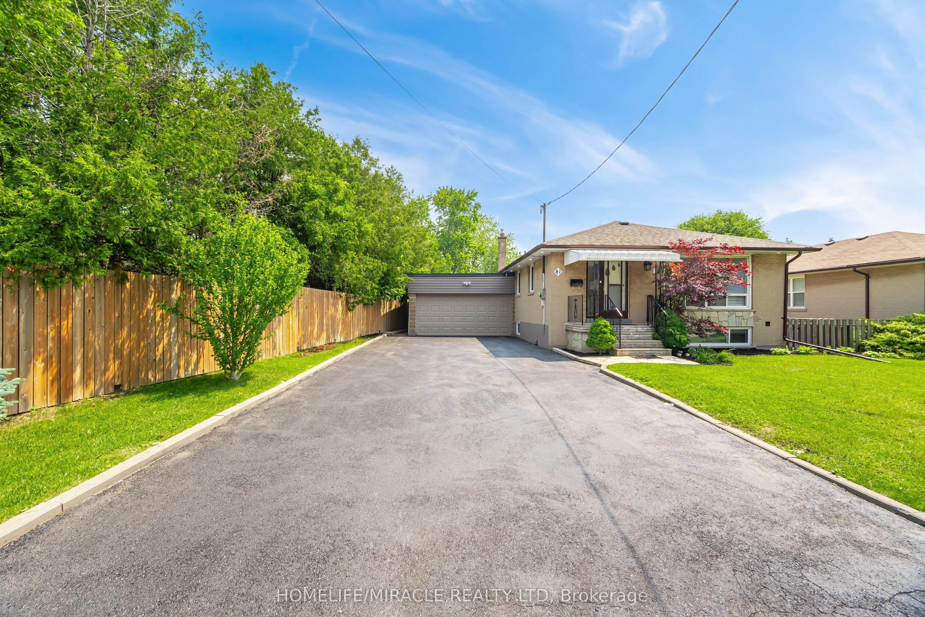 41 Bradstock Road, Toronto, ON M9M 1M9