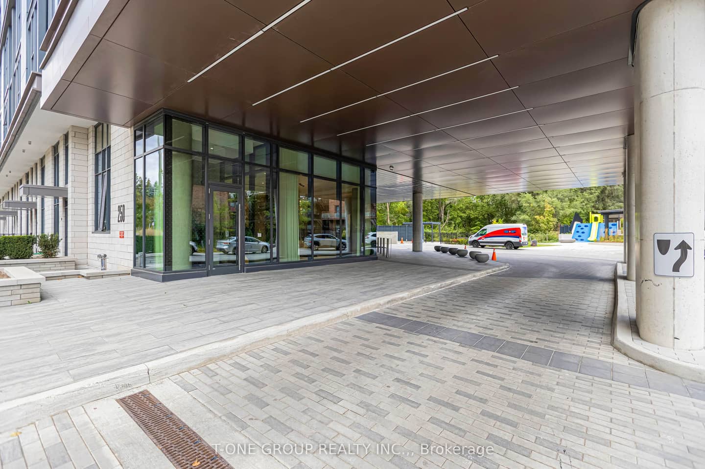 250 Lawrence Avenue W 309, Toronto, ON M5M 1B1