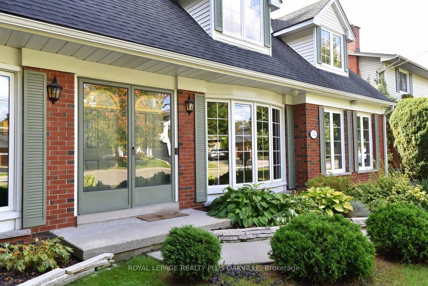 274 Belvenia Road, Burlington, ON L7L 2G4