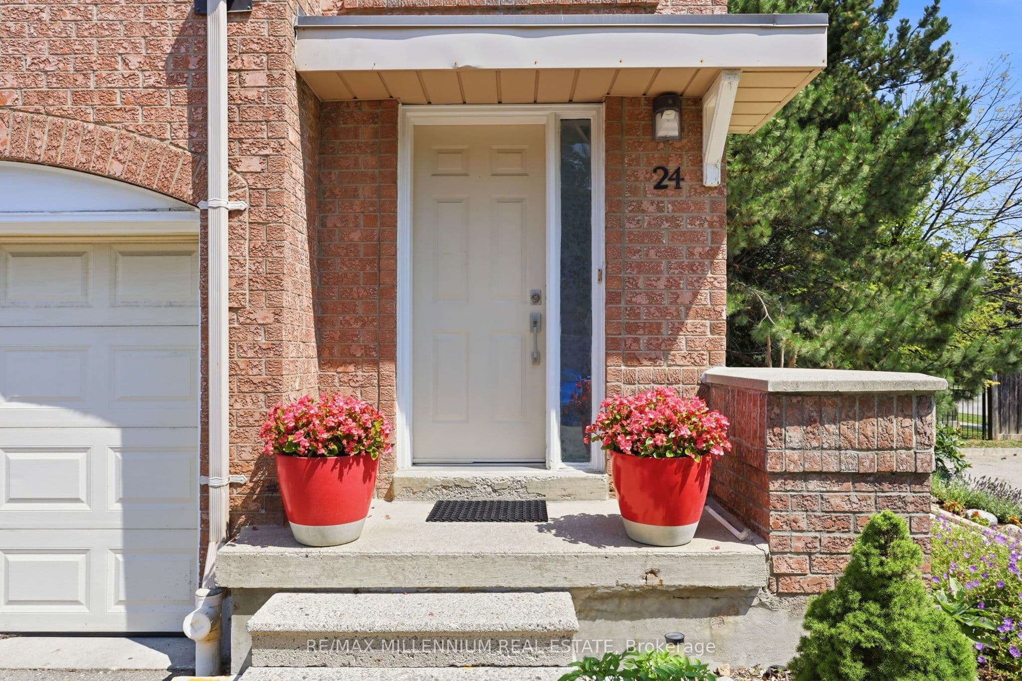 115 Bristol Road E 24, Mississauga, ON L4Z 3P7