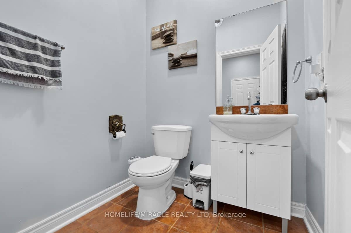 21 Chalkfarm Crescent, Brampton, ON L7A 3V8