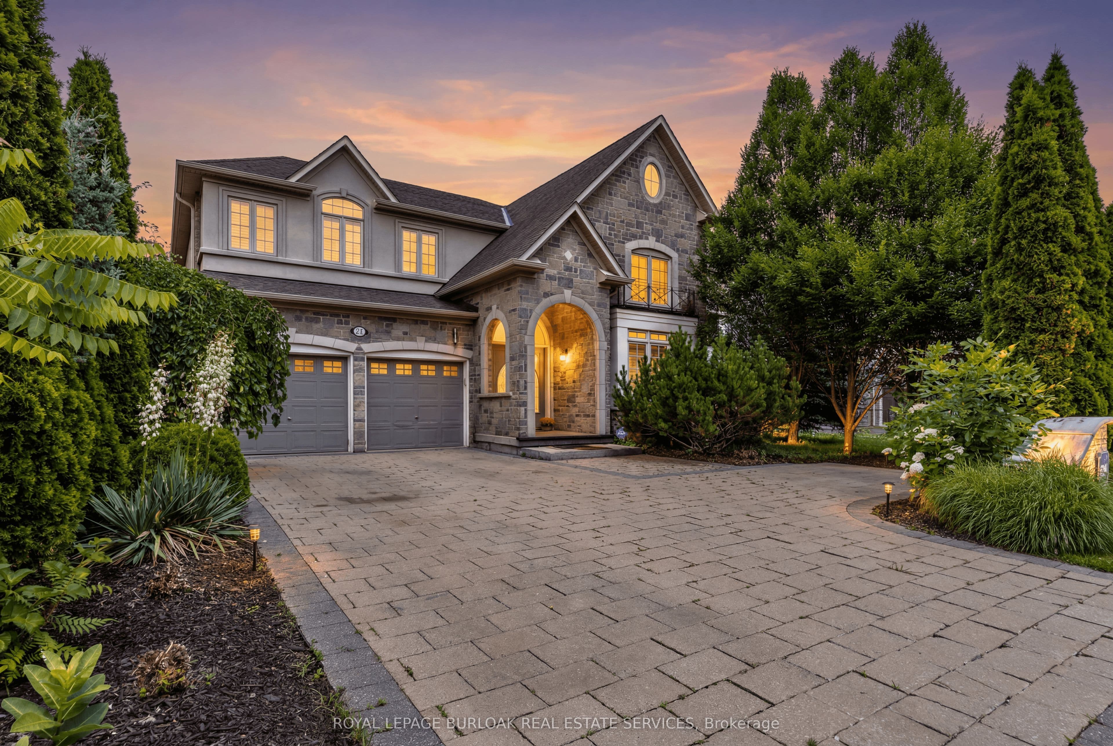 215 Burloak Drive, Oakville, ON L6L 6T6