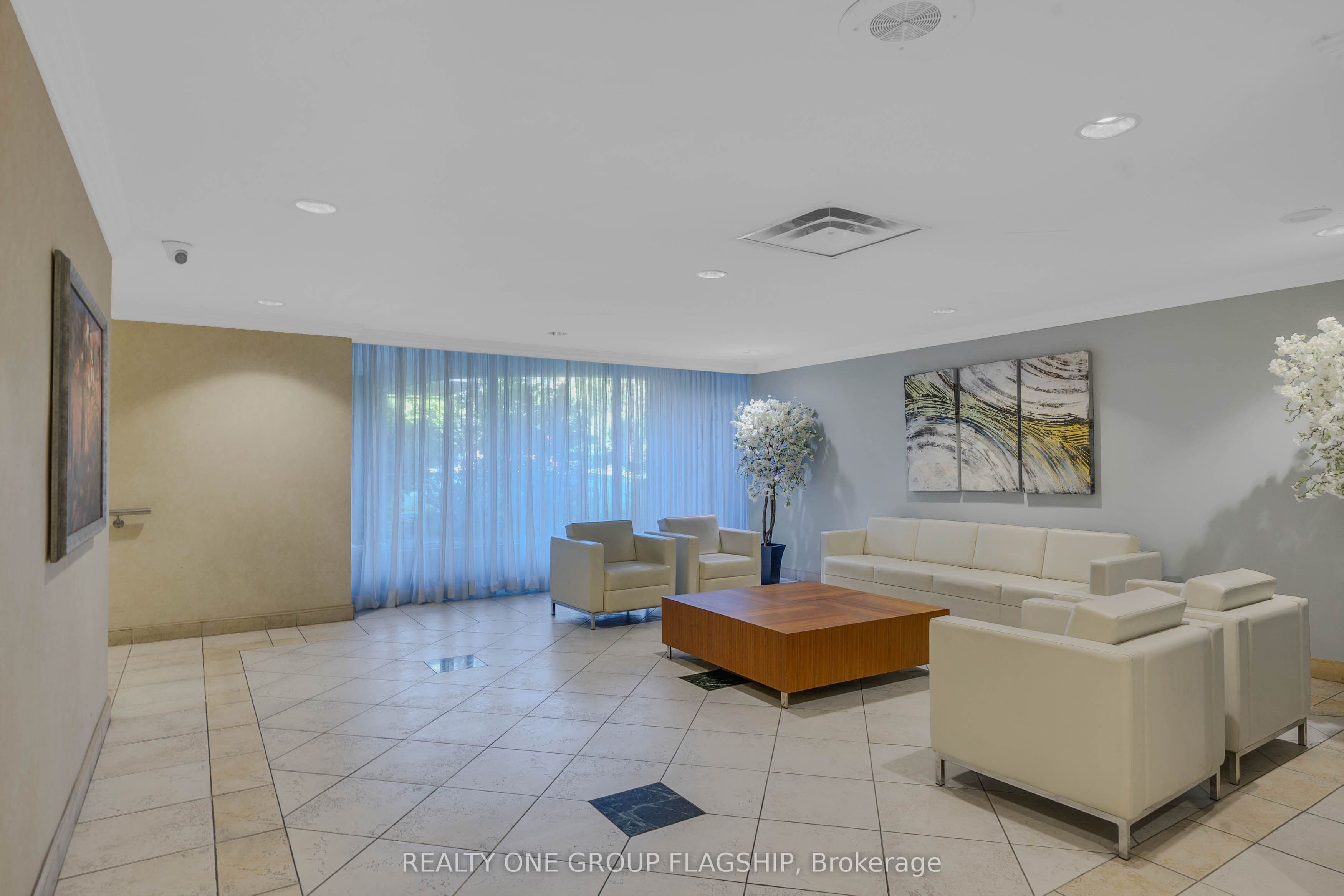61 Richview Road 1401, Toronto, ON M9A 4M8