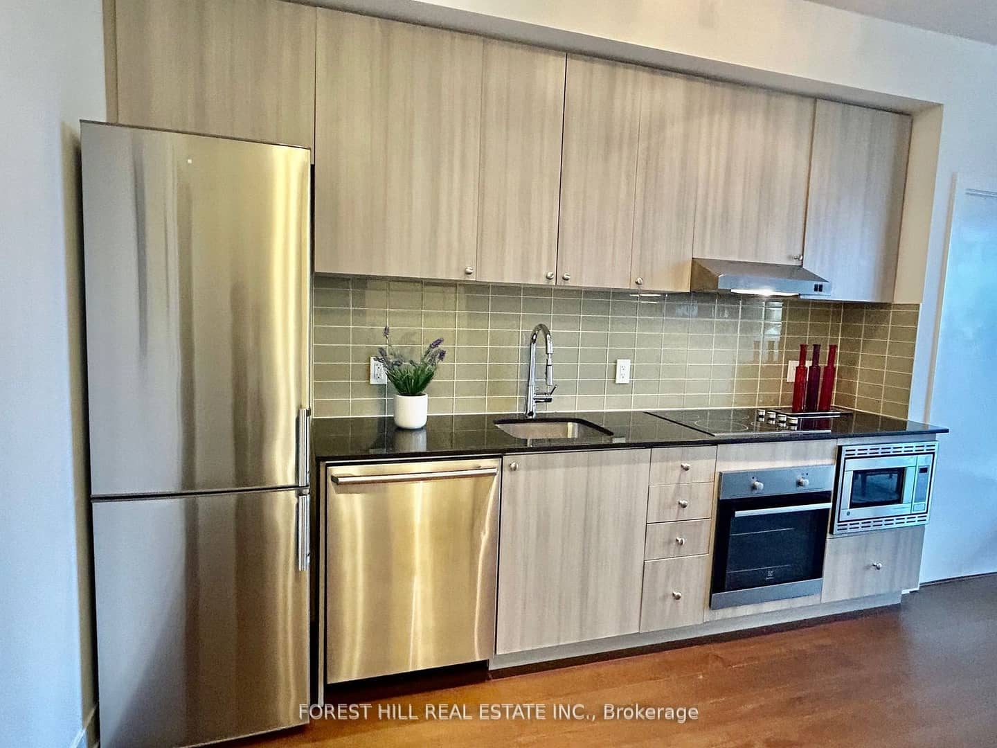 7 Kenaston Garden 716, Toronto, ON M2K 1G7