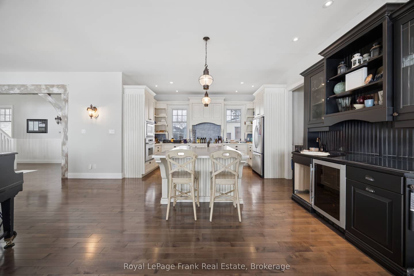 136 Lake Drive E, Georgina, ON L4P 3E9