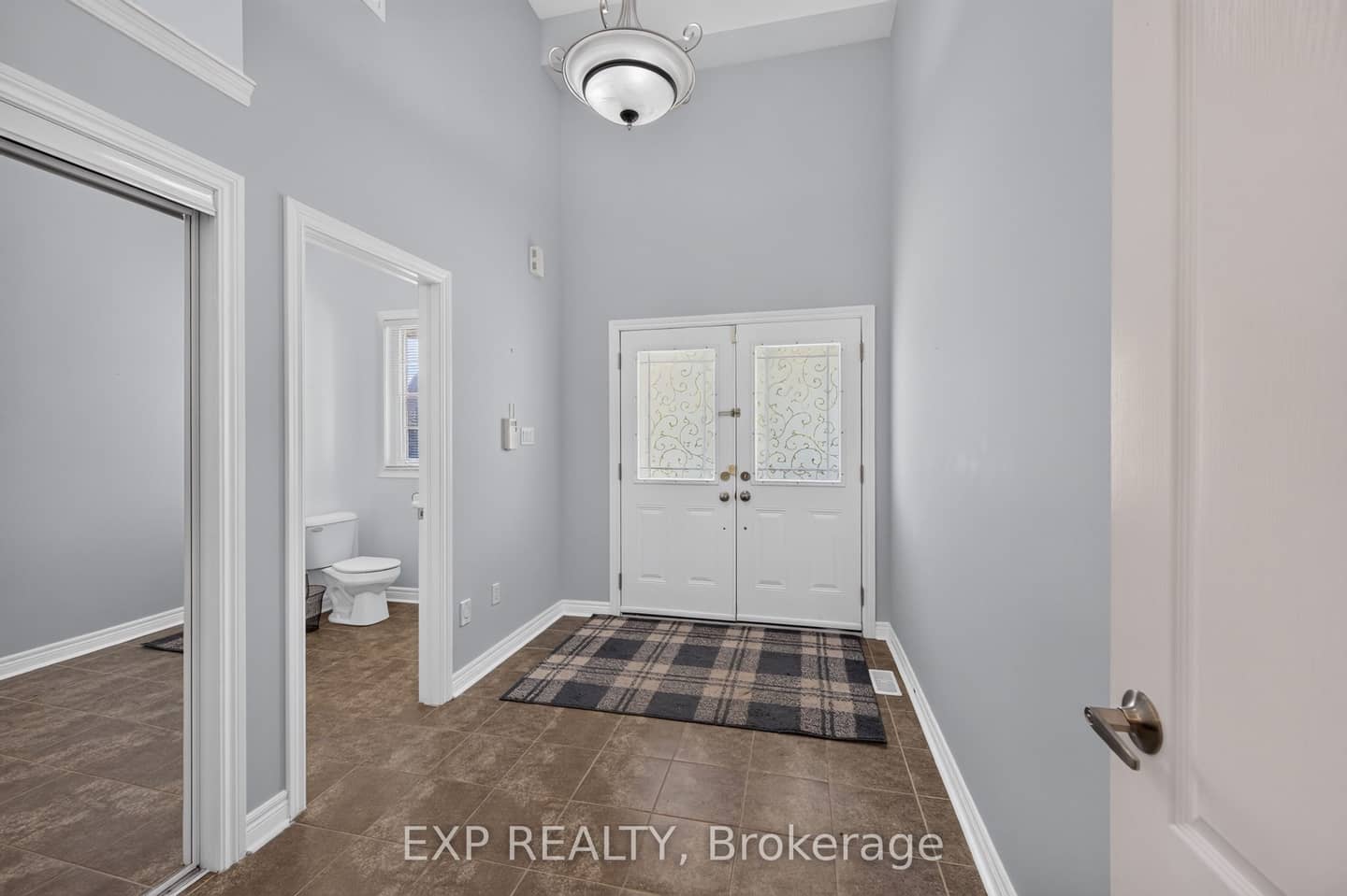 209 Woodspring Avenue, Newmarket, ON L3X 3J4