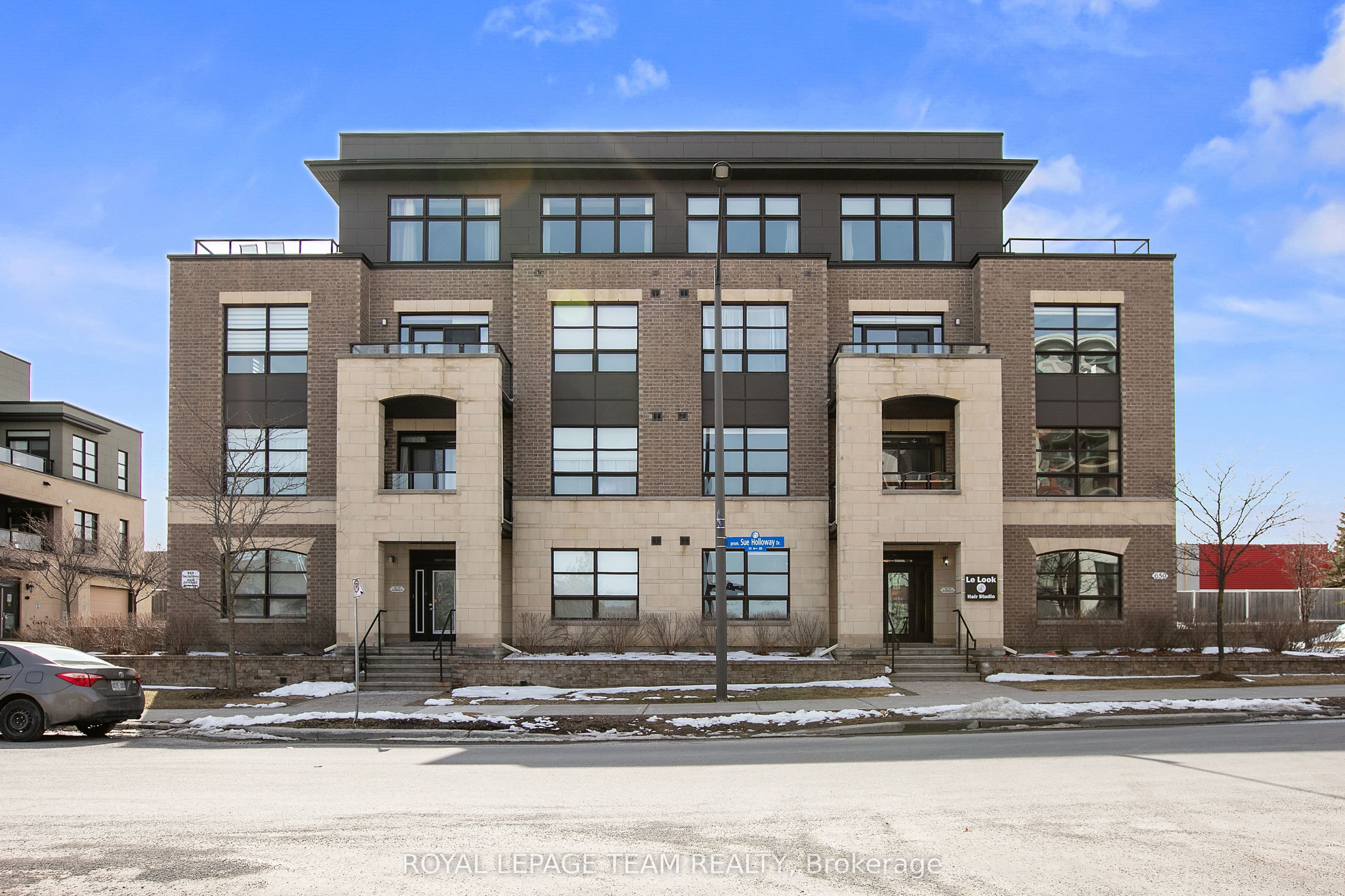 659 Sue Holloway Drive 401, Barrhaven, ON K2J 5W4