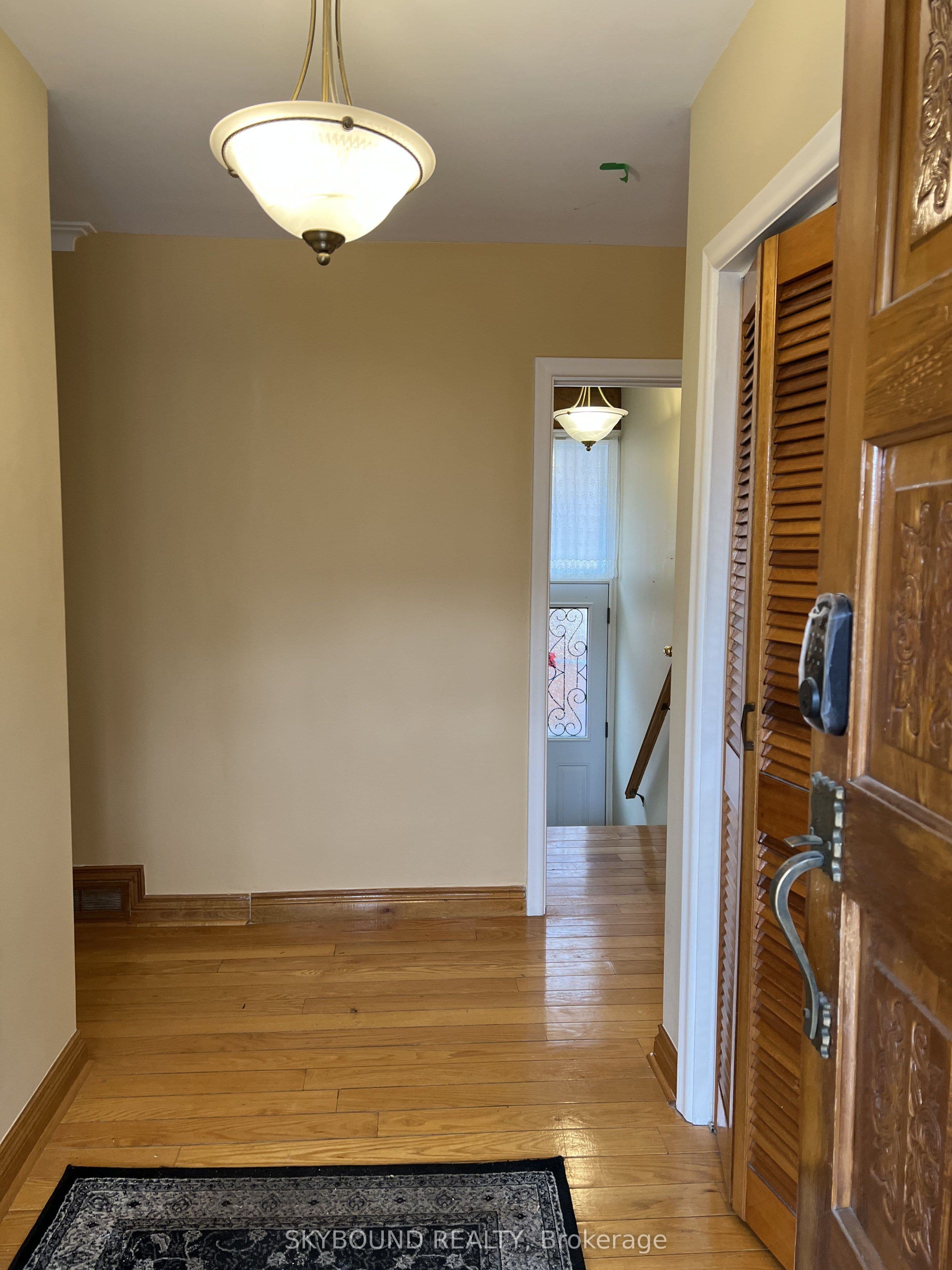 33 Bradstock Road, Toronto, ON M9M 1M9