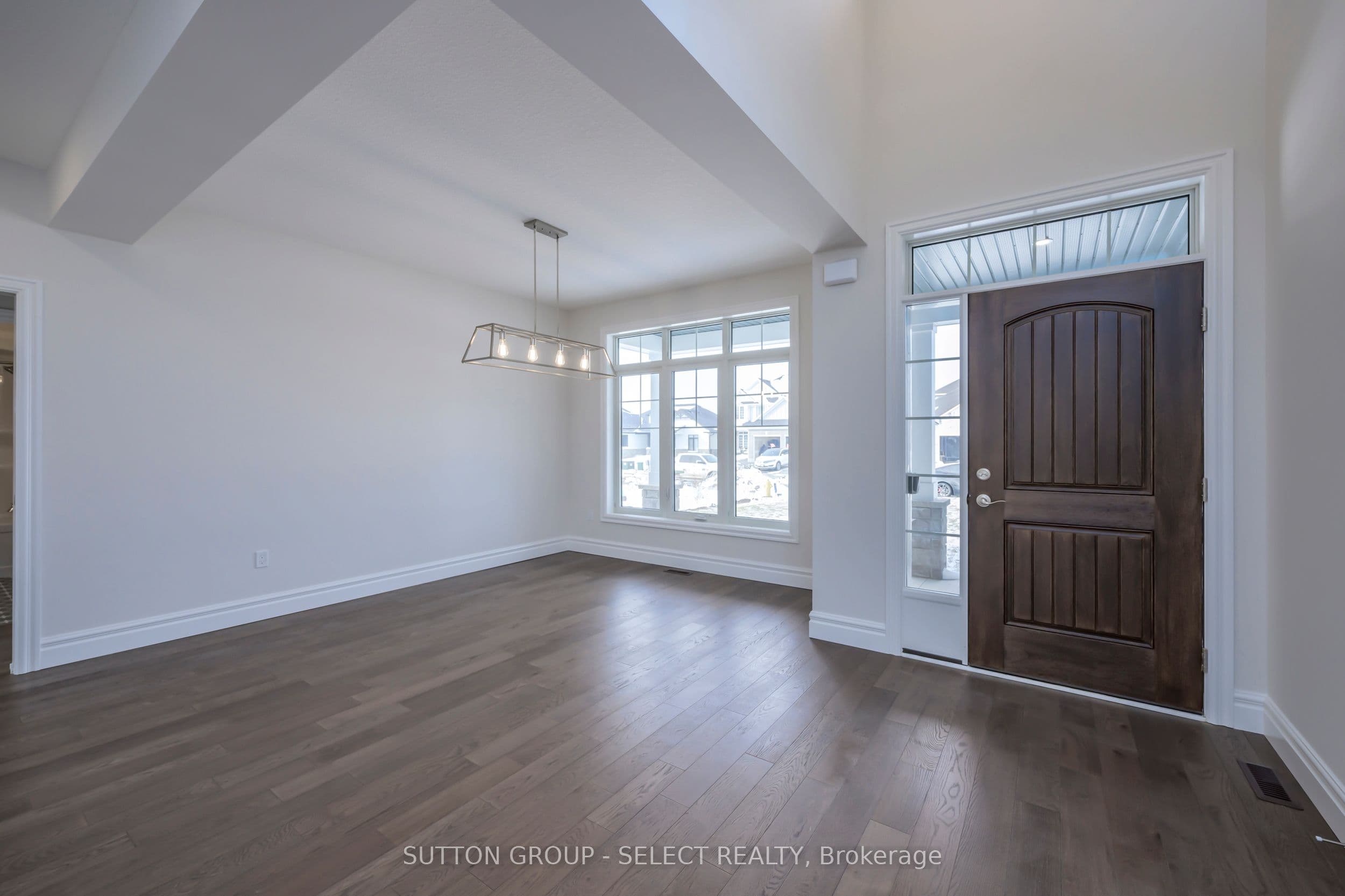 7 Spruce Crescent, North Middlesex, ON N0M 2K0