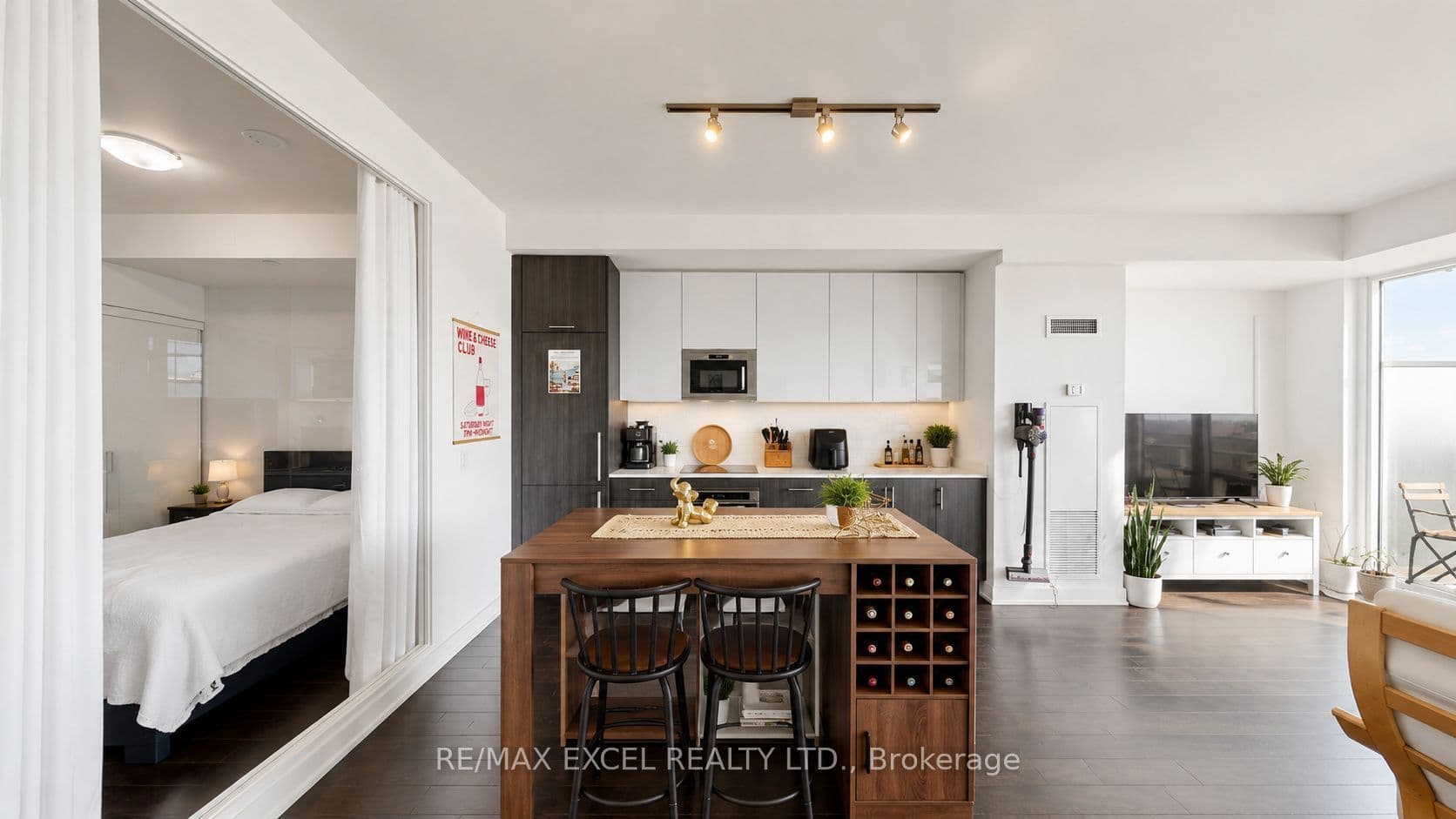 330 Richmond Street W 1010, Toronto, ON M5V 1X2