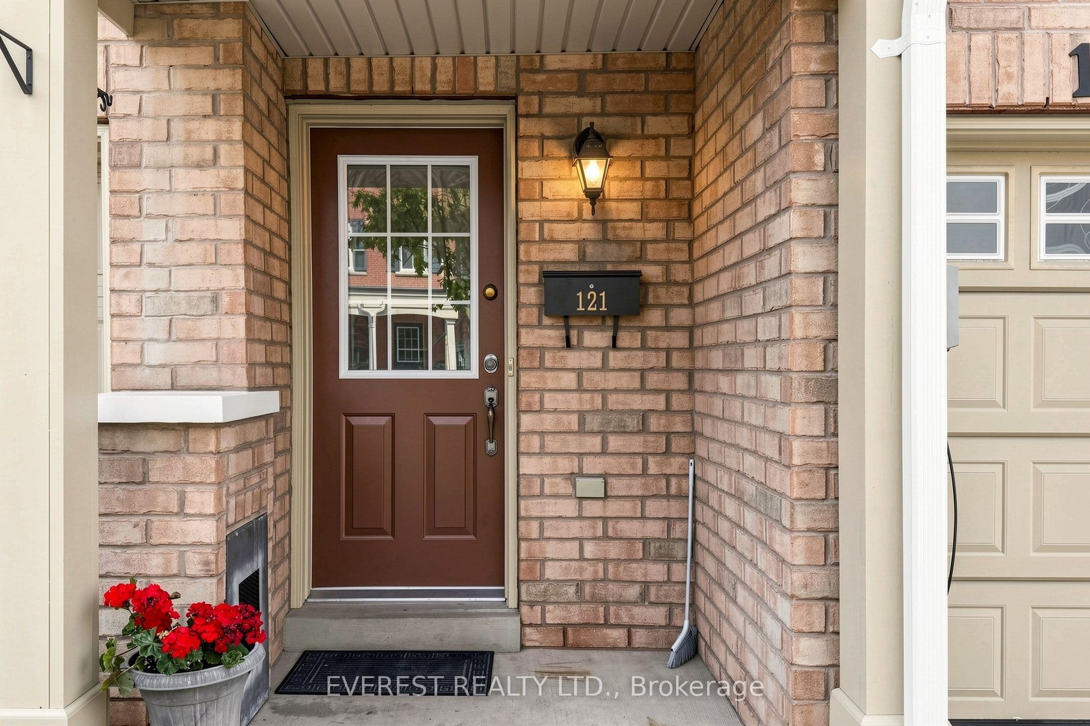 121 Jenkinson Way, Toronto, ON M1P 5H5