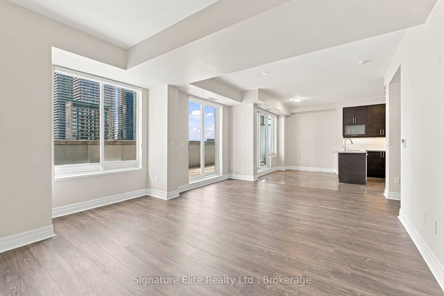 35 Balmuto Street 2304, Toronto, ON M4Y 0A3