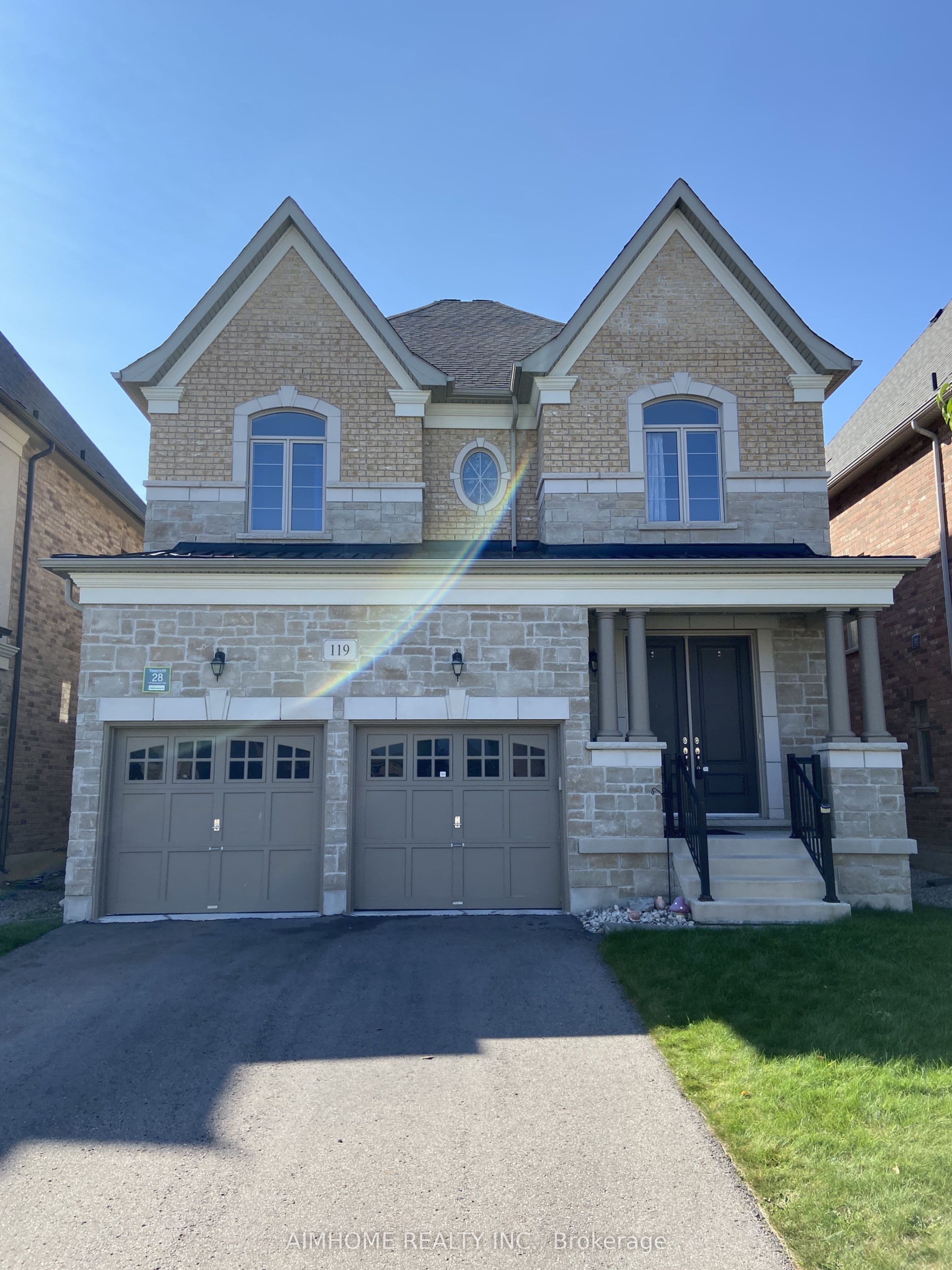 119 Hackwood Crescent, Aurora, ON L4G 0T9