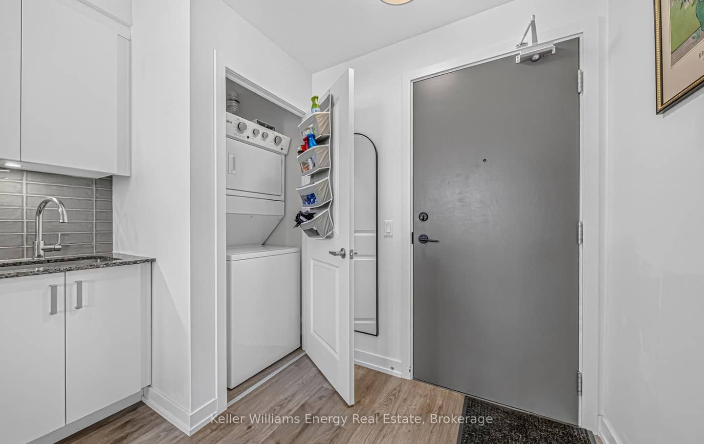 1010 Dundas Street E 301, Whitby, ON L1N 0L6