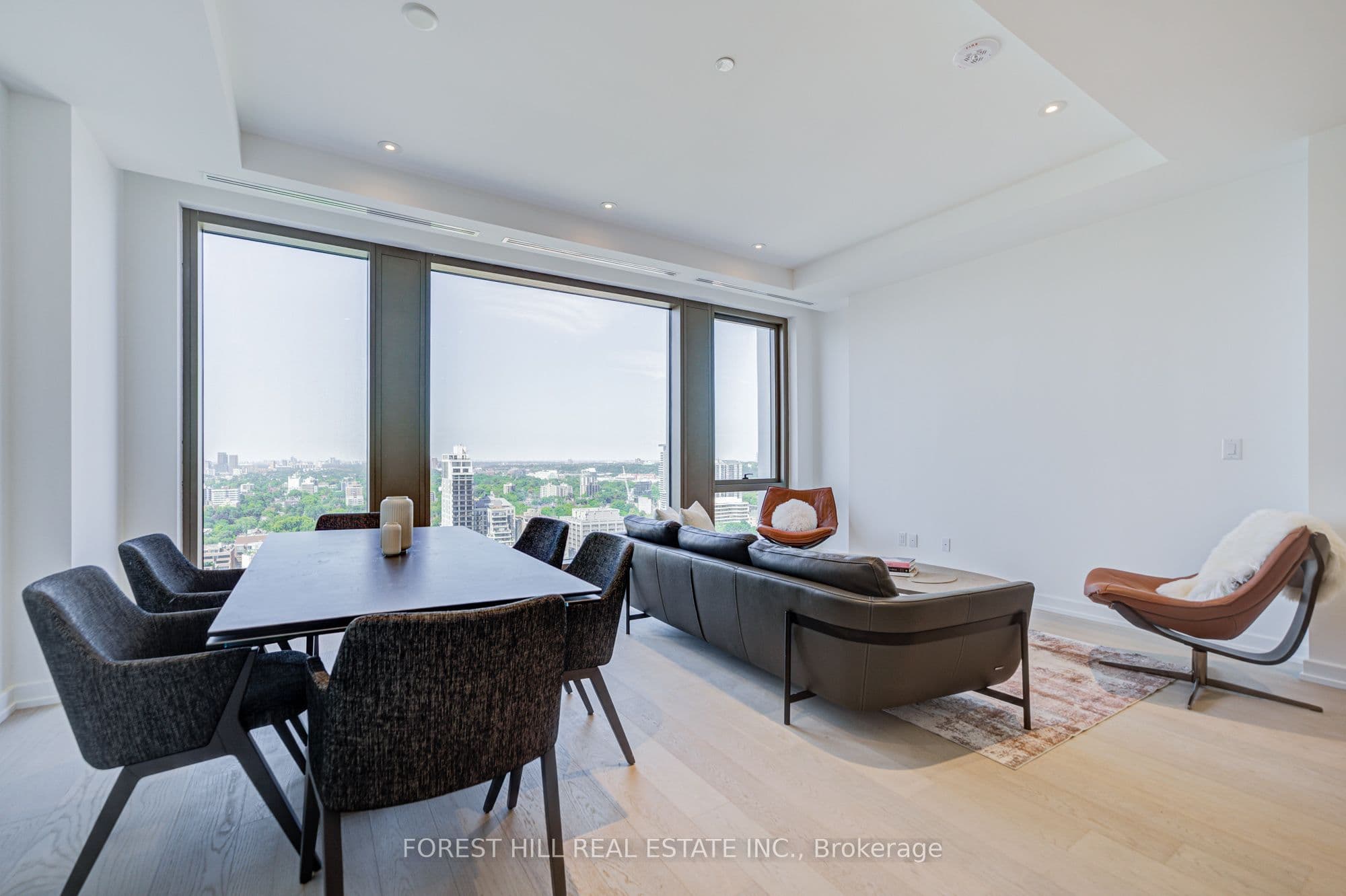 1315 Bay Street 2202, Toronto, ON M5R 0E4