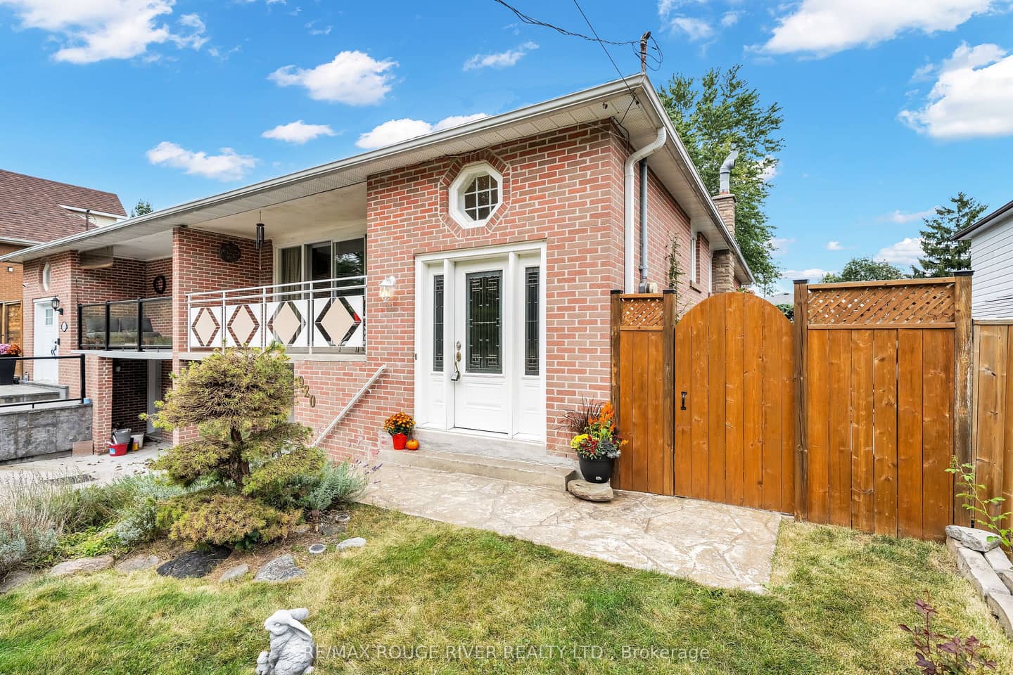 920 Sunrise Avenue, Pickering, ON L1W 2G3
