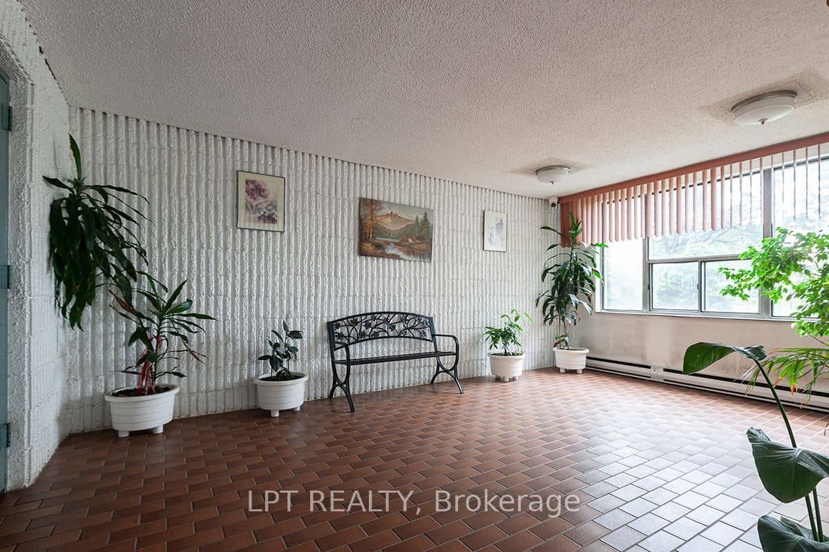 315 Dixon Road 504, Toronto, ON M9R 1S1