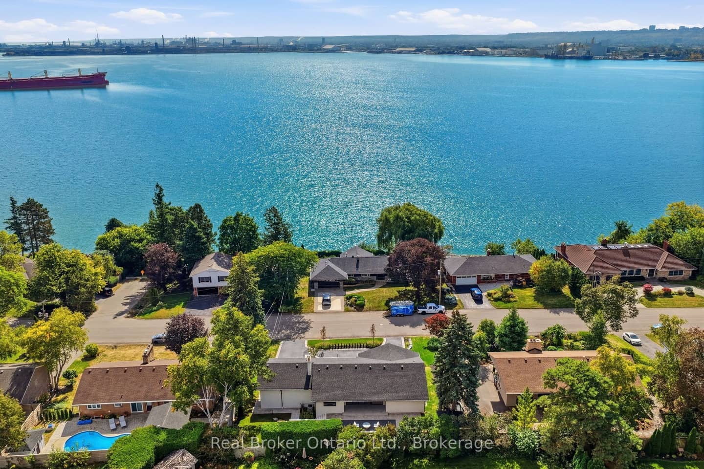 841 Danforth Place, Burlington, ON L7T 1S1