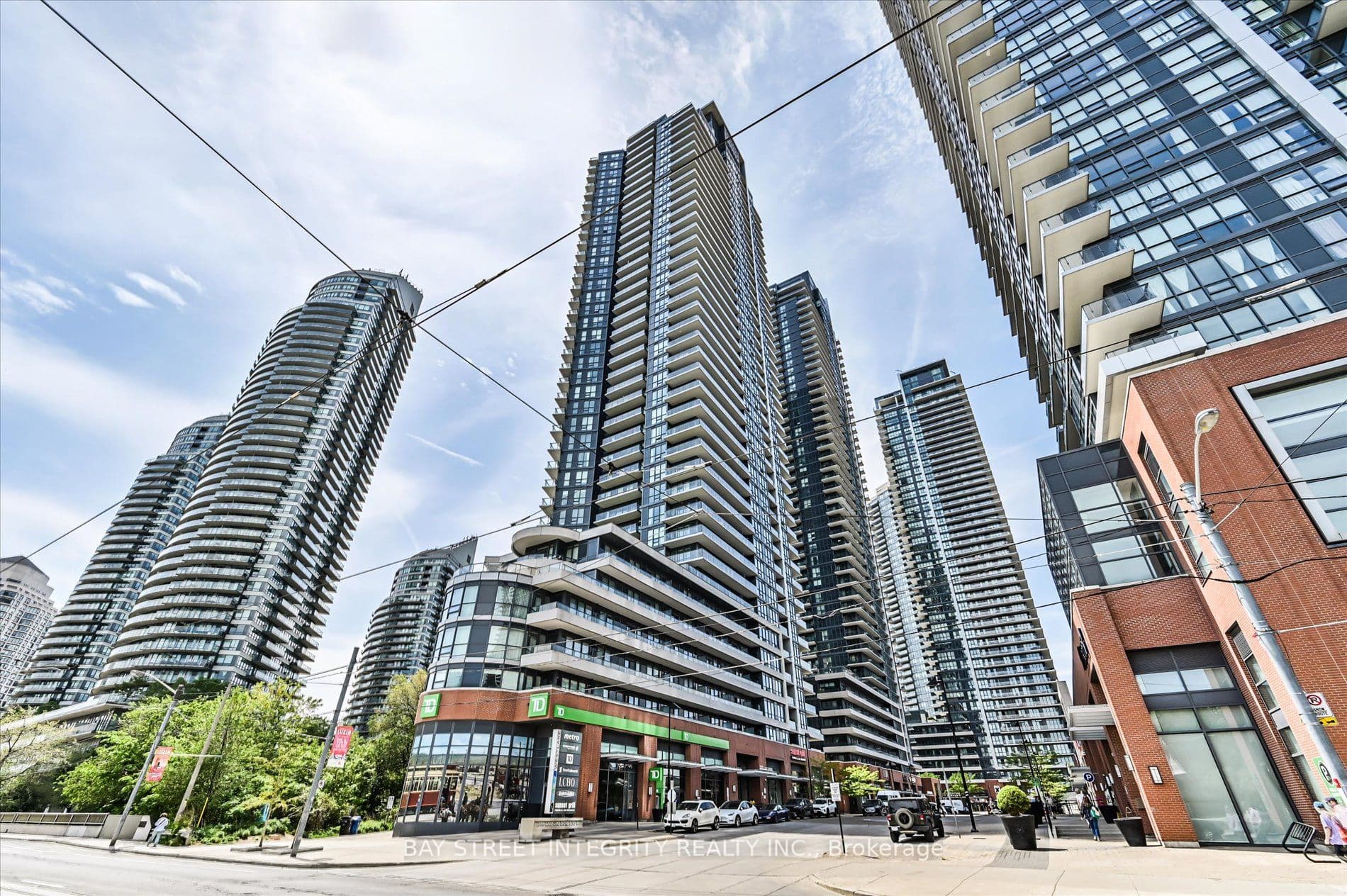 2212 Lake Shore Boulevard W 2001, Toronto, ON M8V 0C2