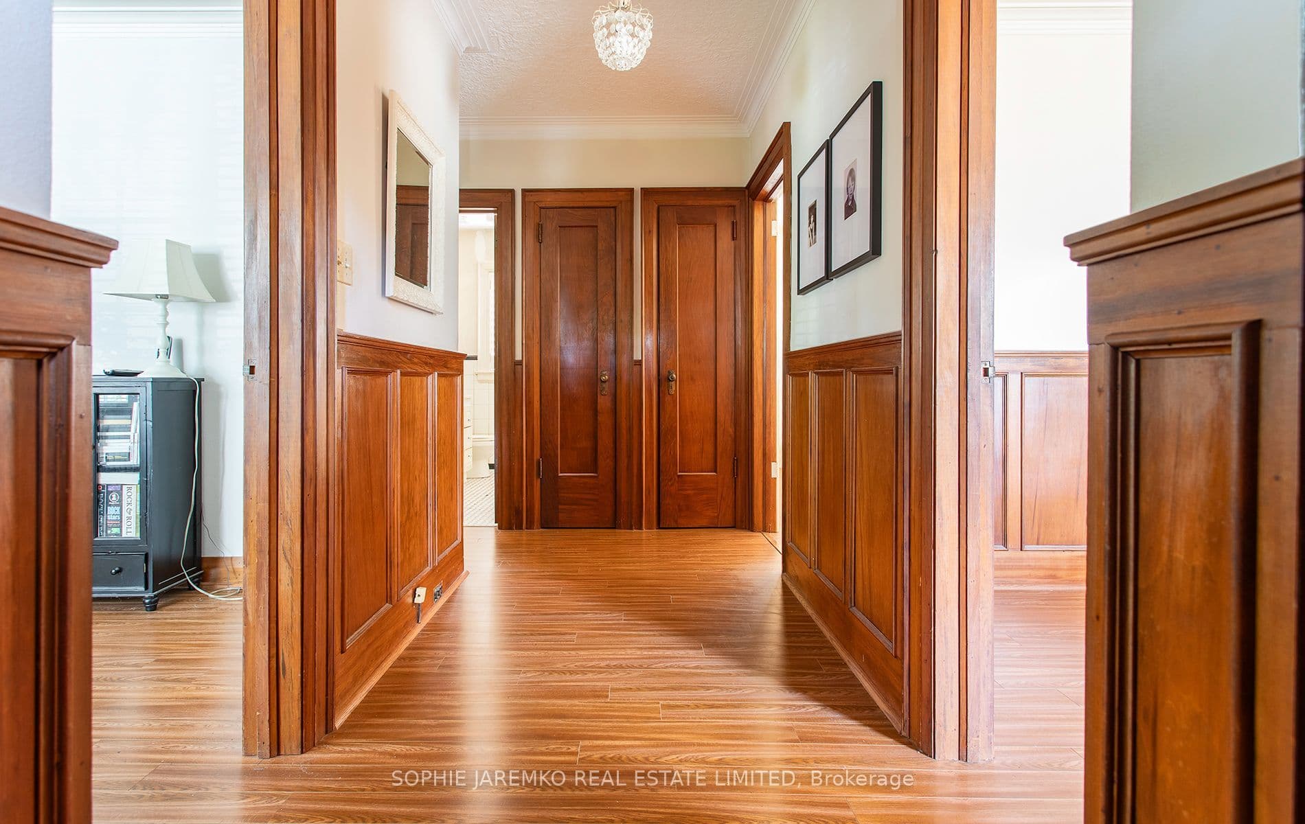85 Brentwood Road S, Toronto, ON M8Z 3N4