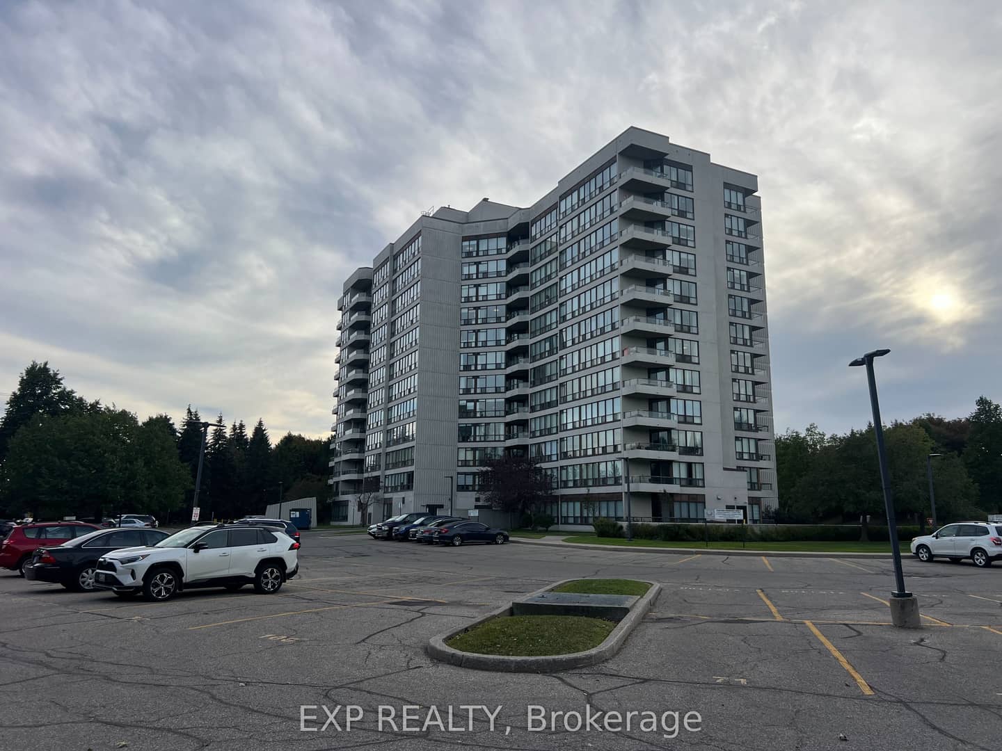 10 Laurelcrest Street 412, Brampton, ON L6S 5Y3